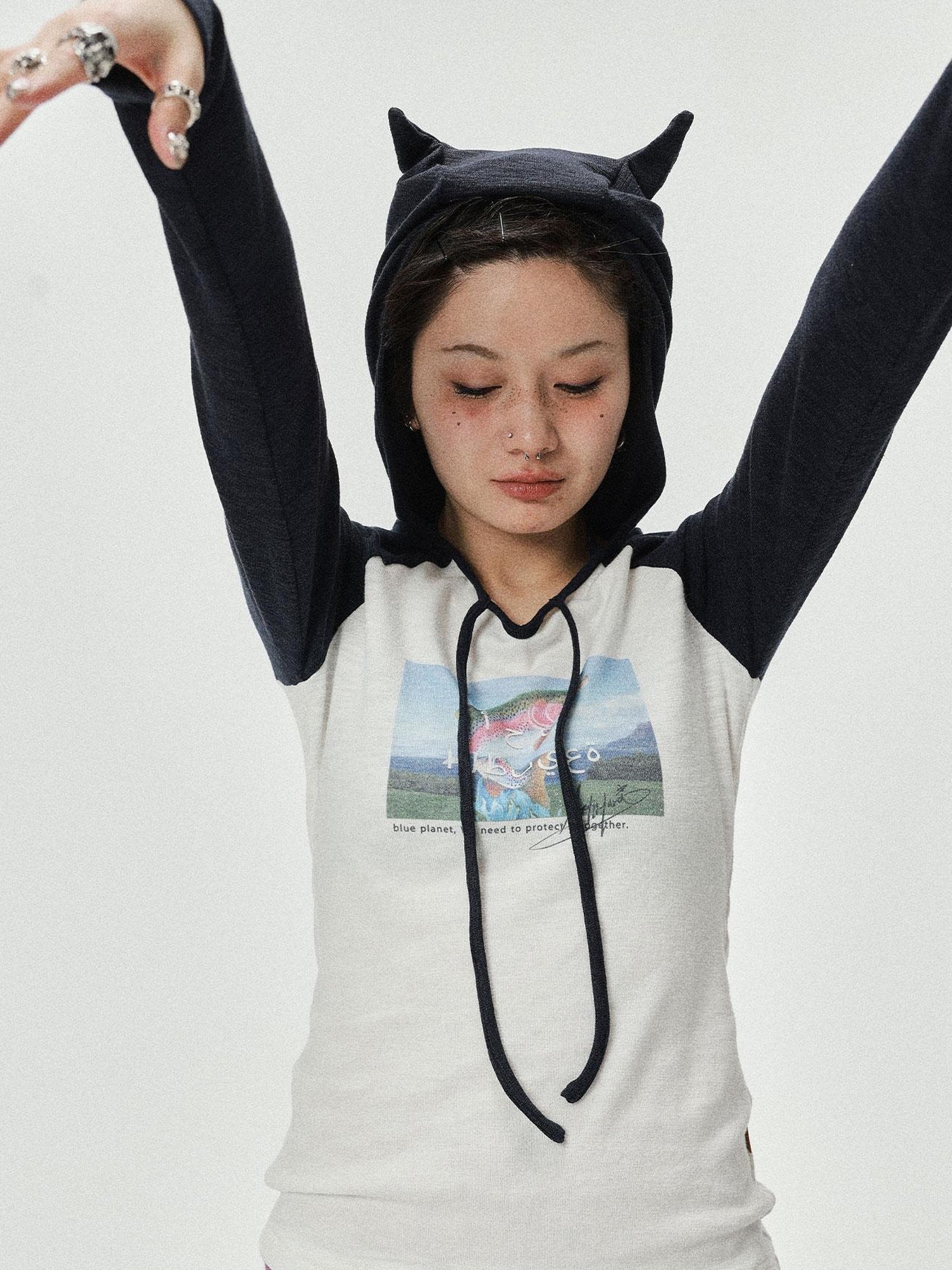 Achihara Devil Betta Earth Print Drop Shoulder Tee