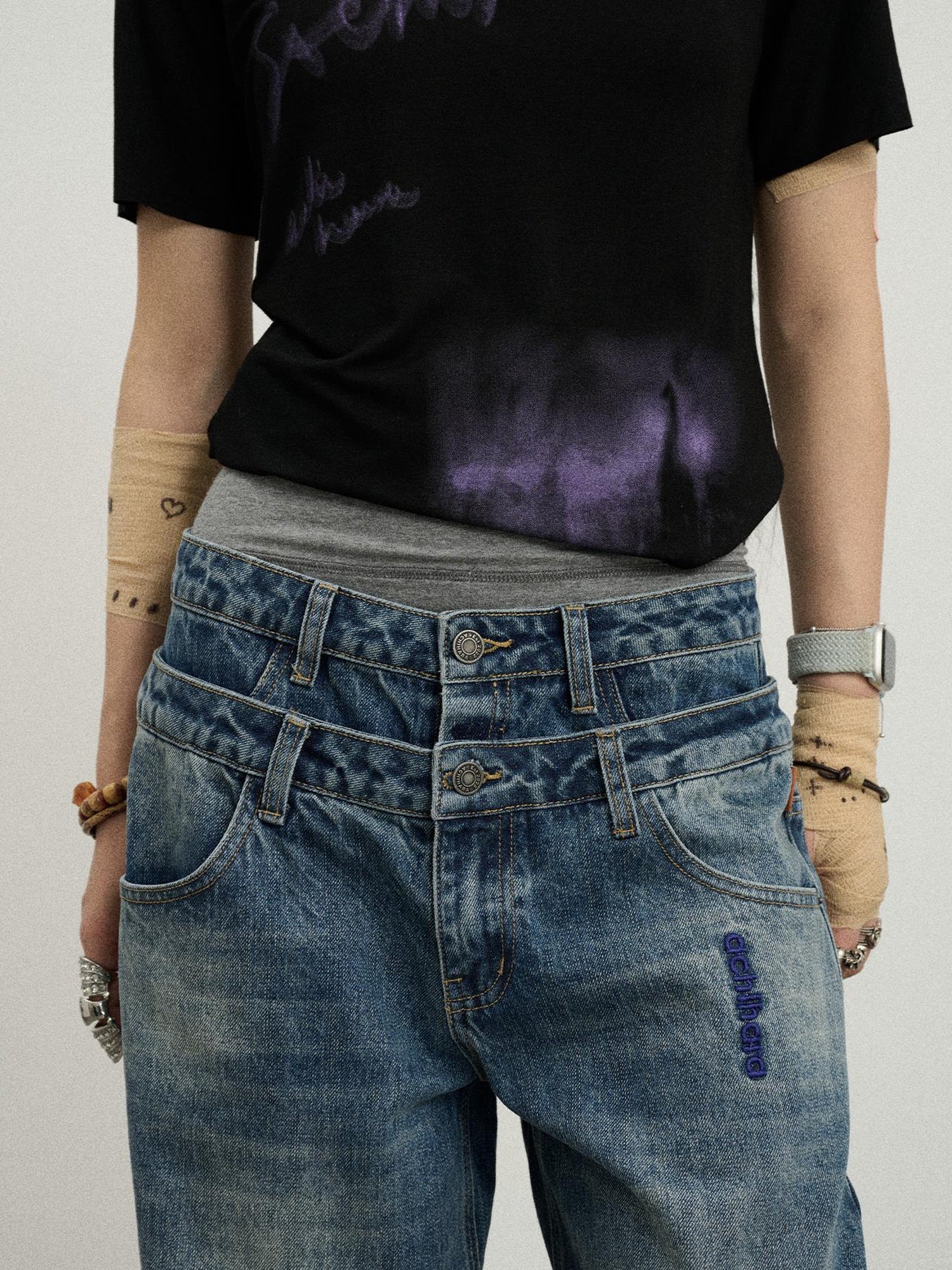 Achihara Double-Decker Distressed Jeans