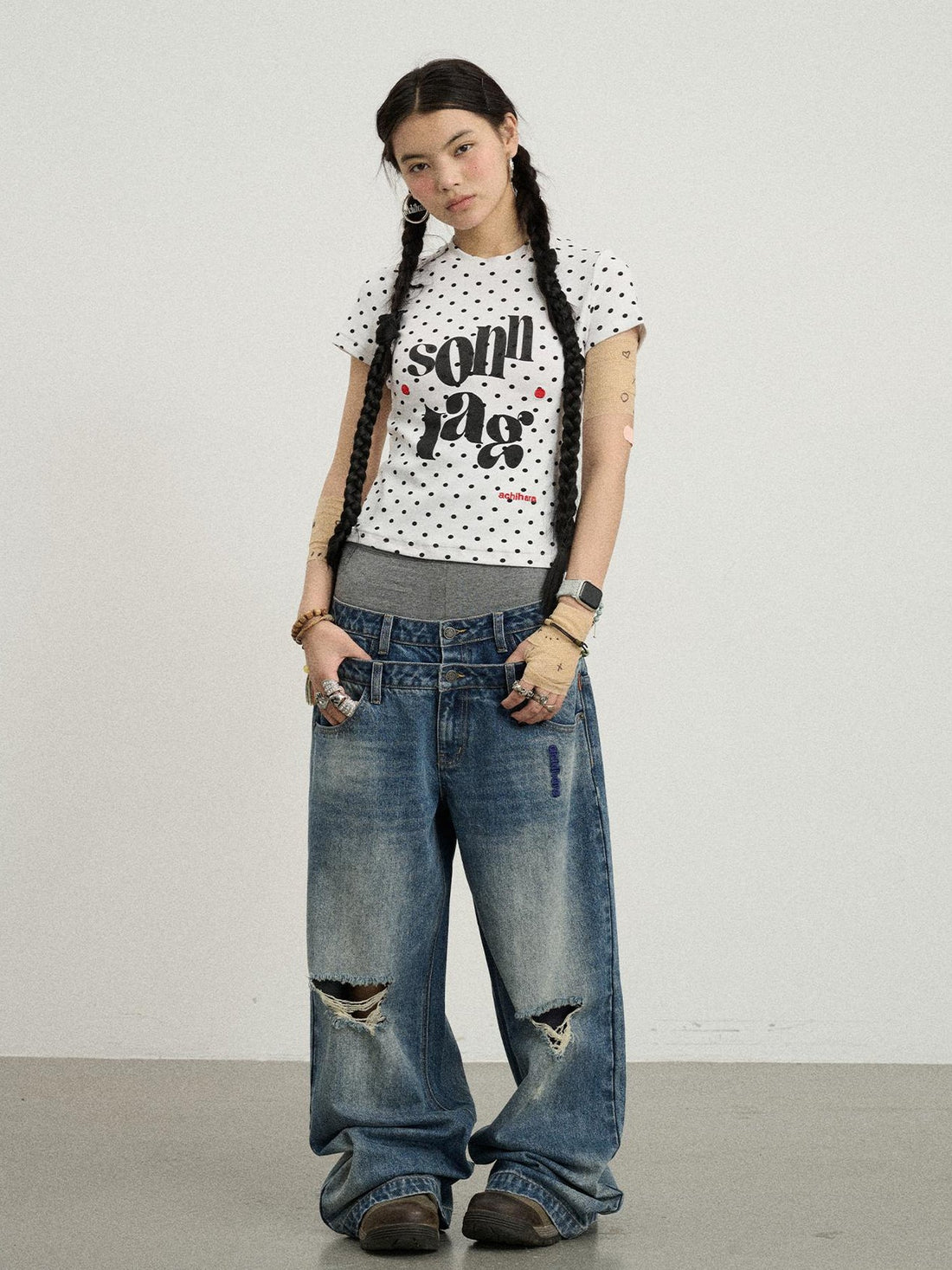 Achihara Double-Decker Distressed Jeans