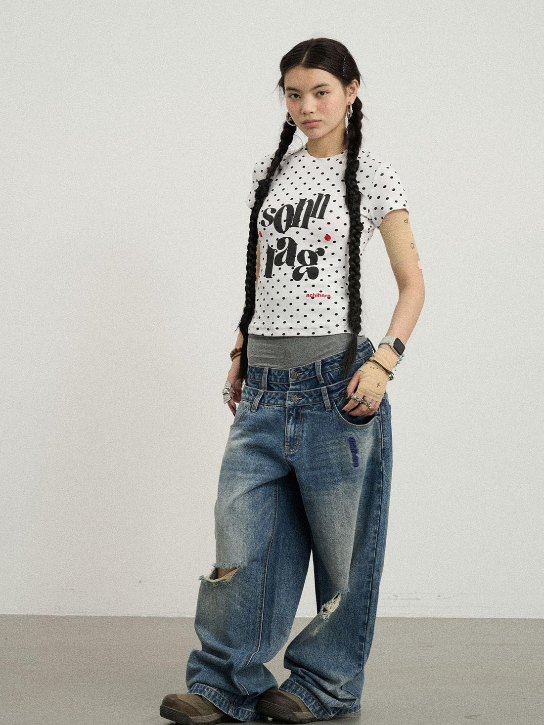 Achihara Double-Decker Distressed Jeans