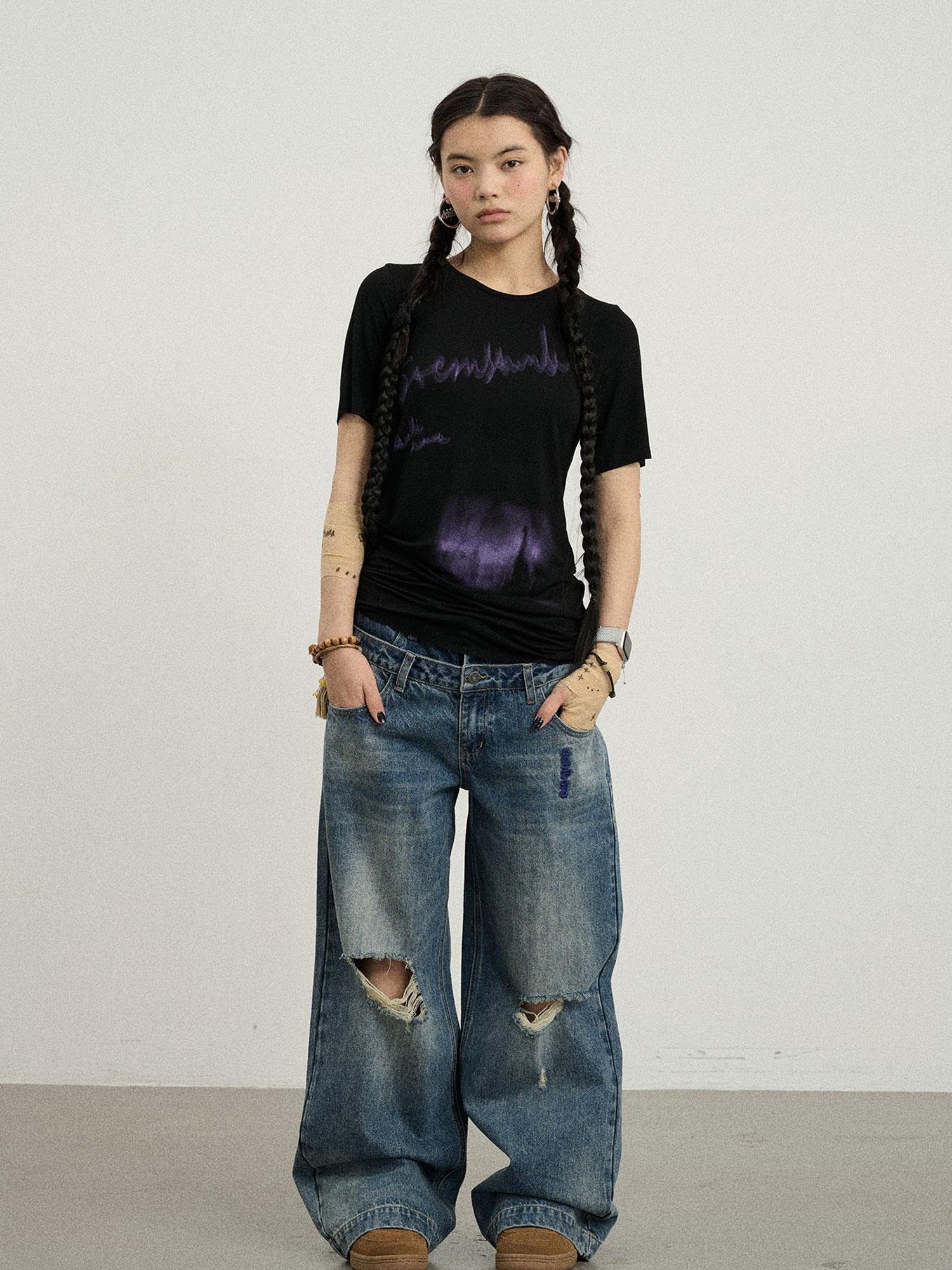 Achihara Double-Decker Distressed Jeans