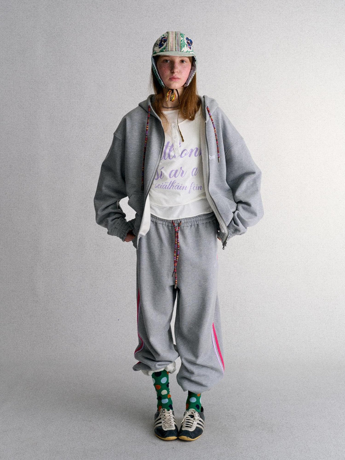 Achihara Embroidered Contrast Color Loose Fit Women&