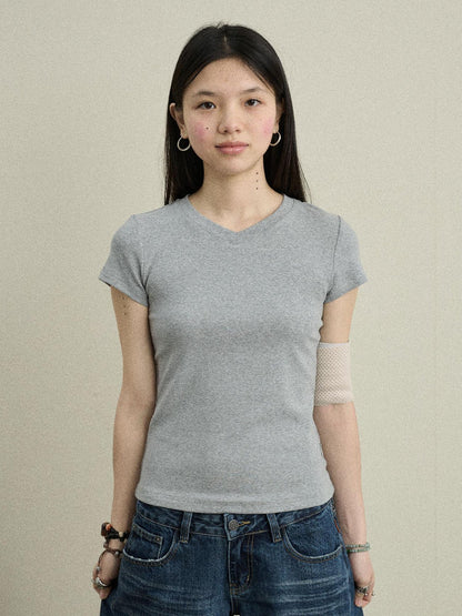 Achihara Jelly V-Neck Stretch Tee
