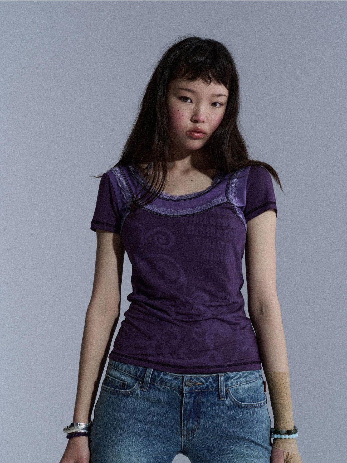 Achihara Lace Letter Print Round Neck Slim Fit Women&