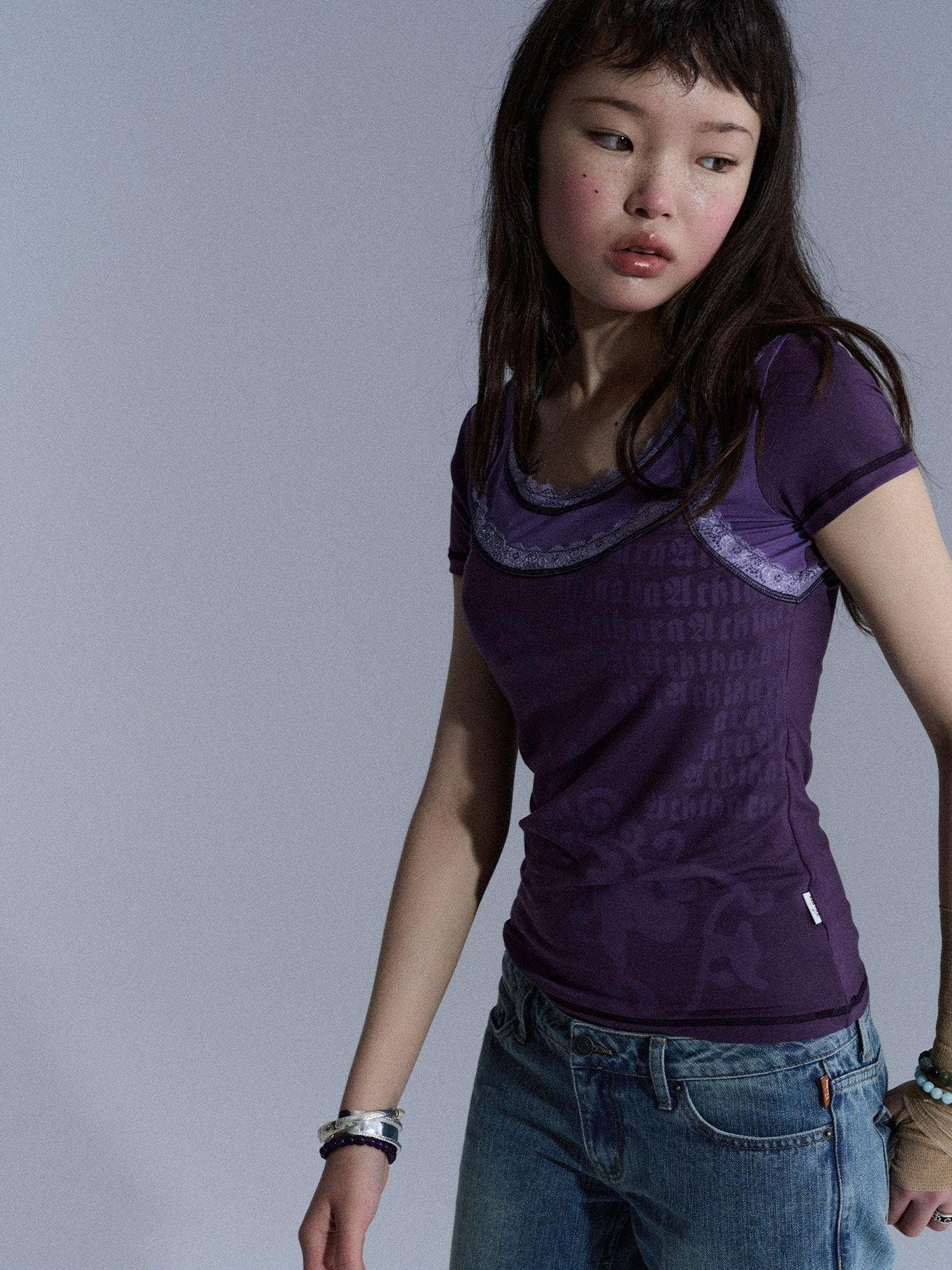 Achihara Lace Letter Print Round Neck Slim Fit Women&