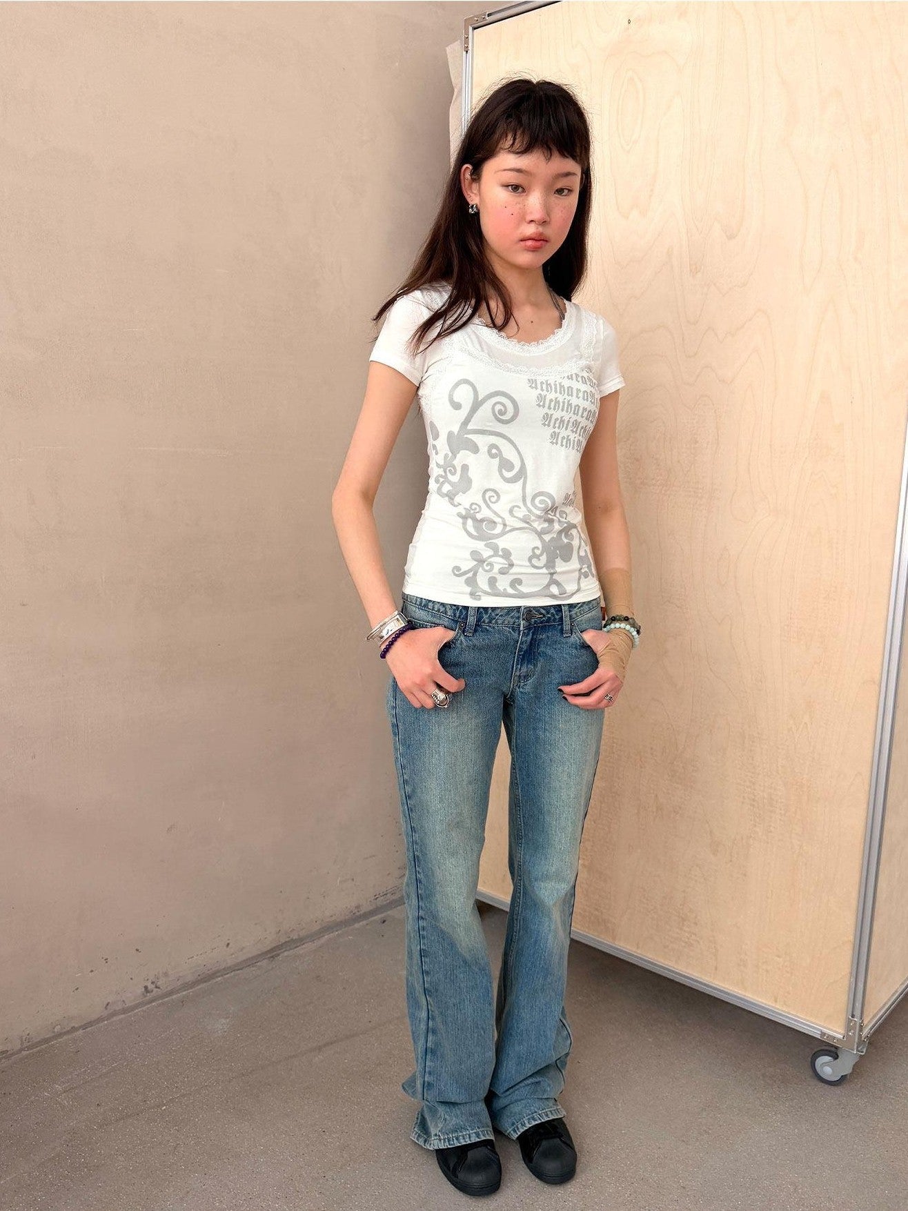 Achihara Lace Letter Print Round Neck Slim Fit Women&