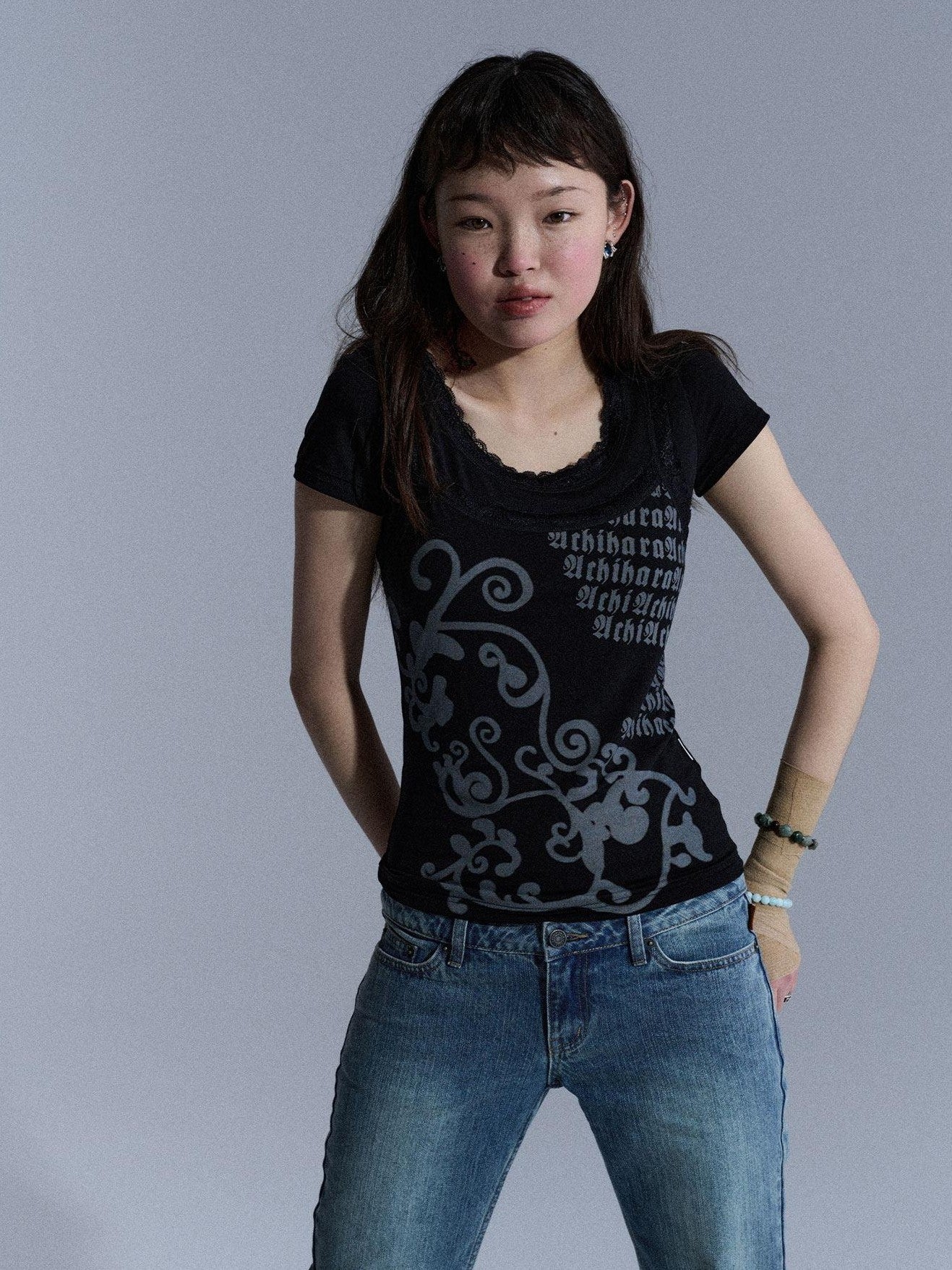 Achihara Lace Letter Print Round Neck Slim Fit Women&