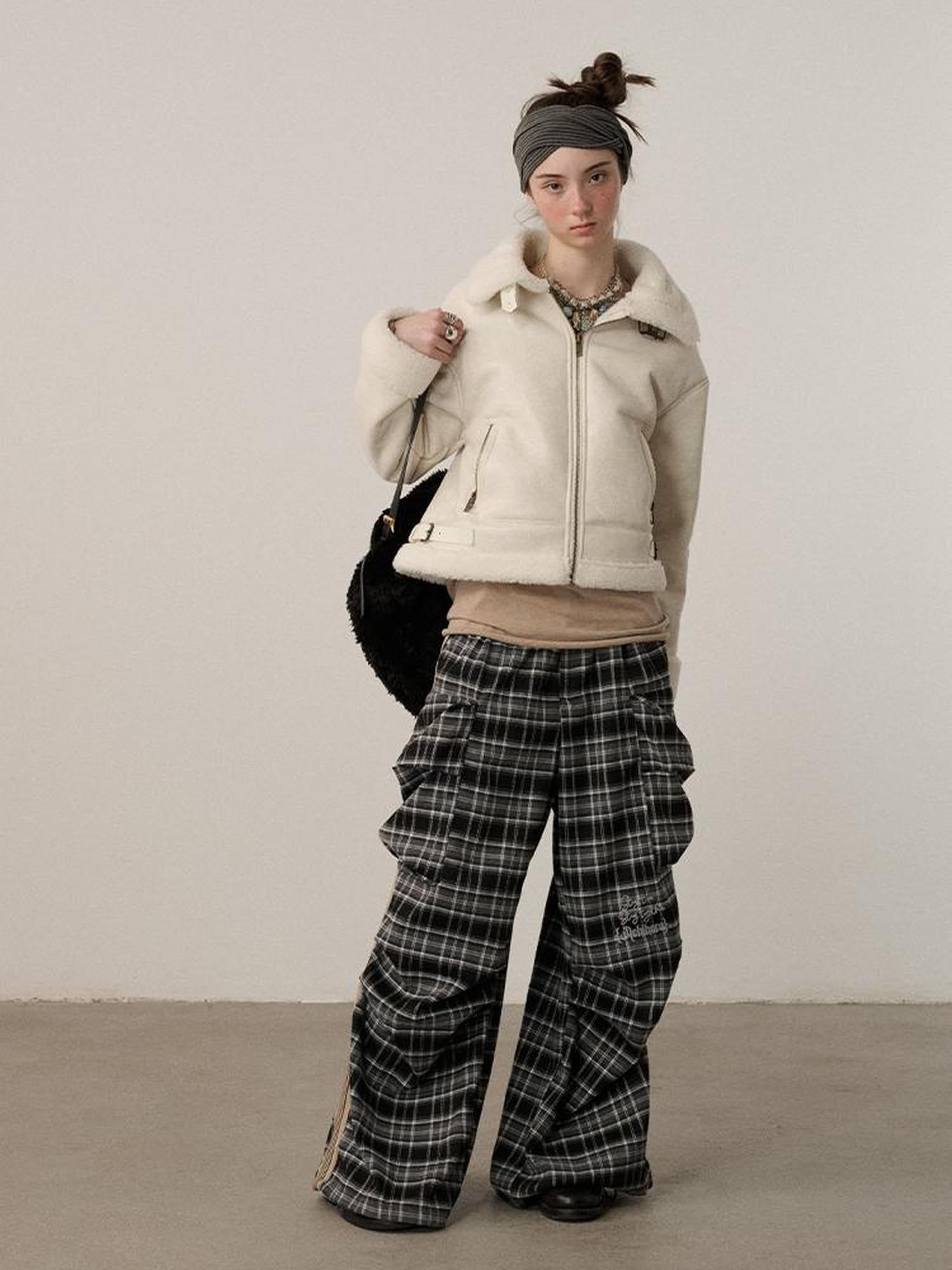 Achihara Lightweight Polyester Blend Fold Detail Short Straight Commuter Women Zip Jacket