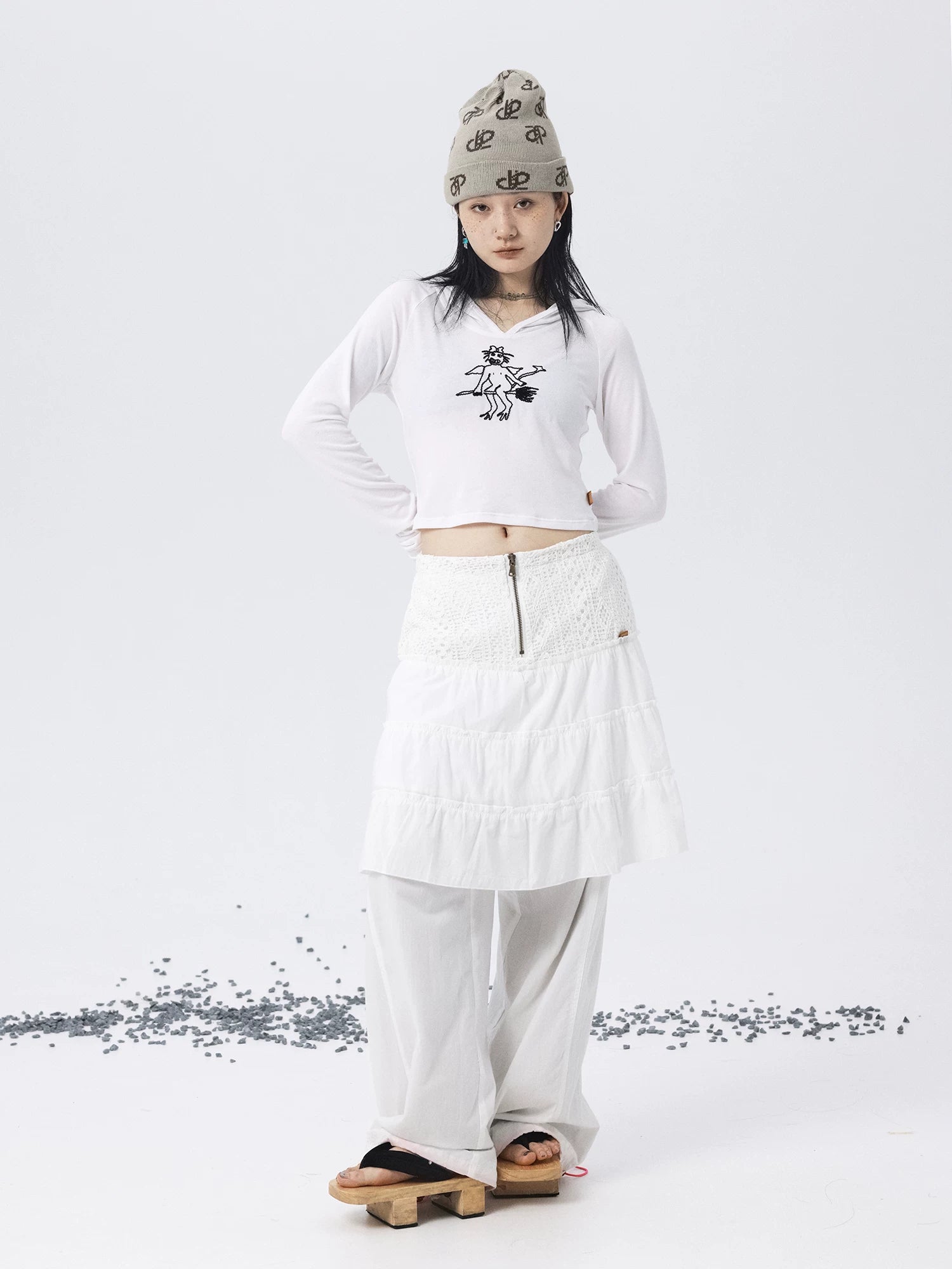Achihara Magic Broom Print Hooded Long Sleeve Tee-4