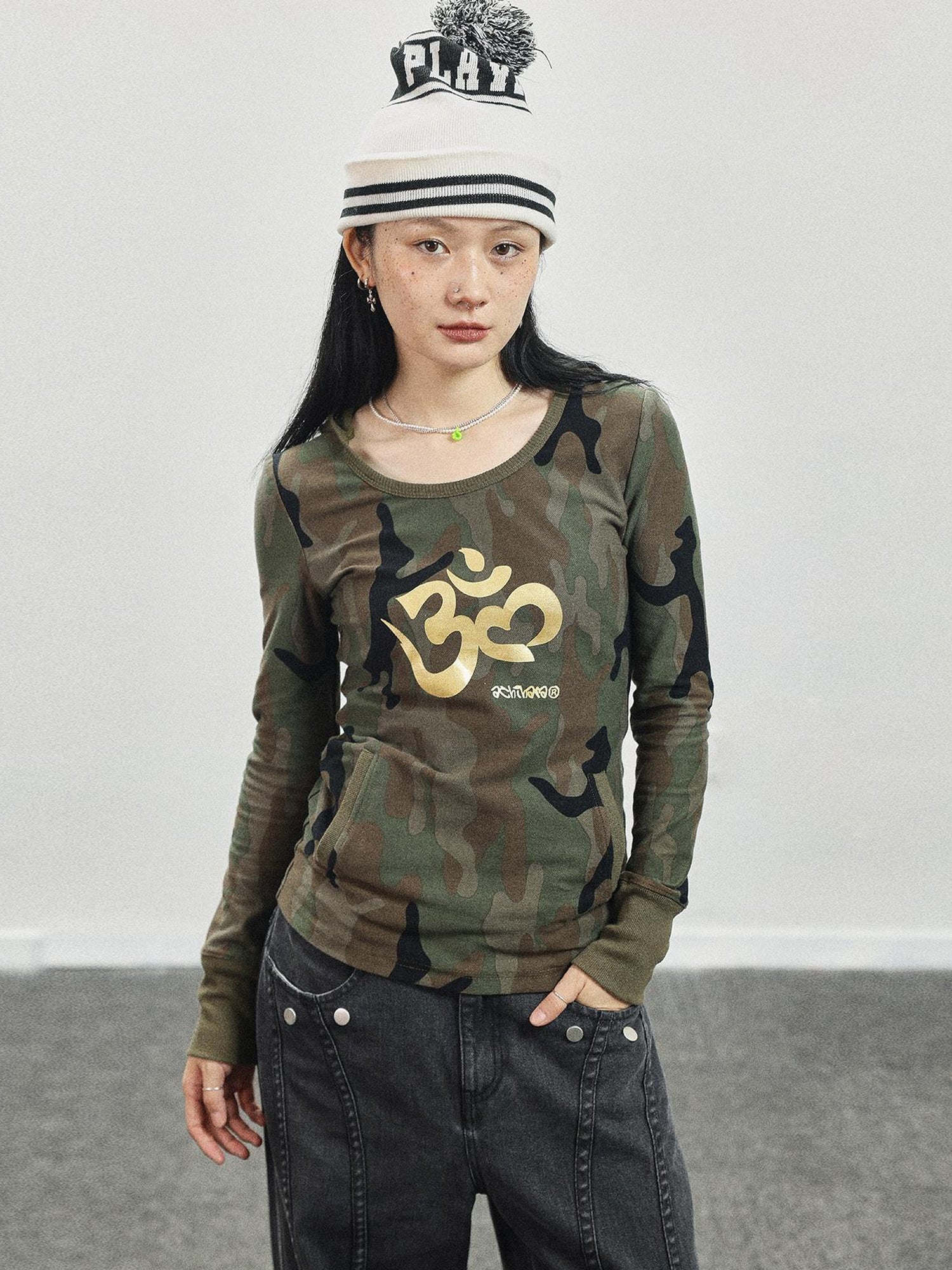 Achihara Olive Om Dream Print Long Sleeve Tee