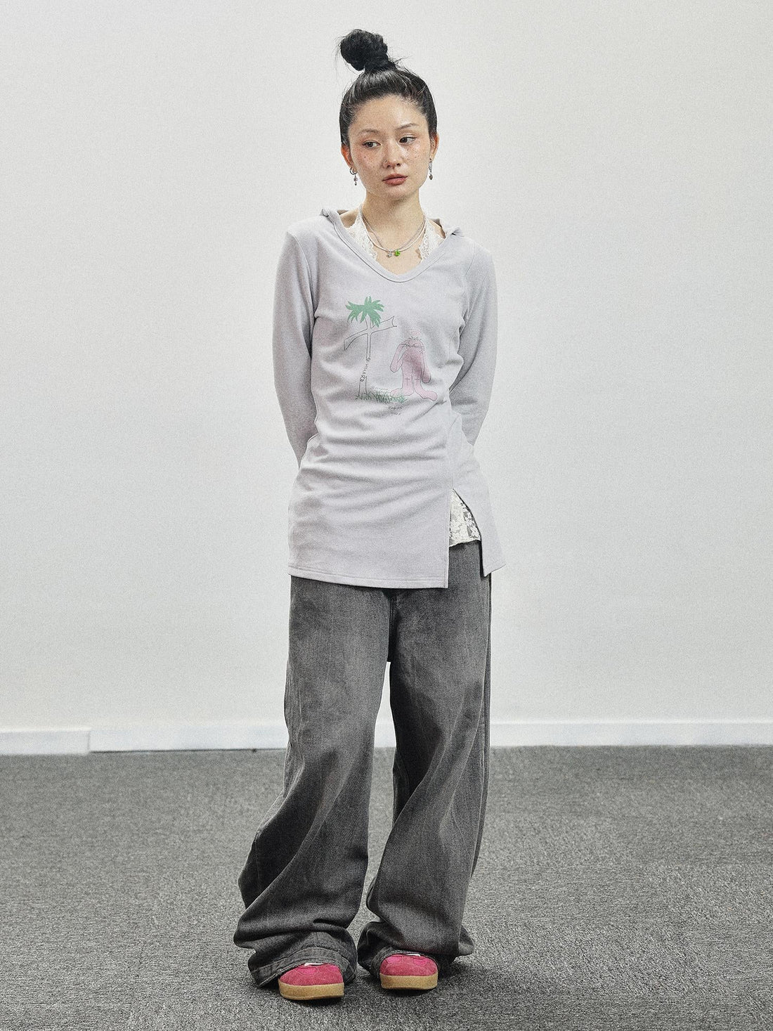 Achihara Peter Rabbit V-Neck Hooded Slim Fit Tee