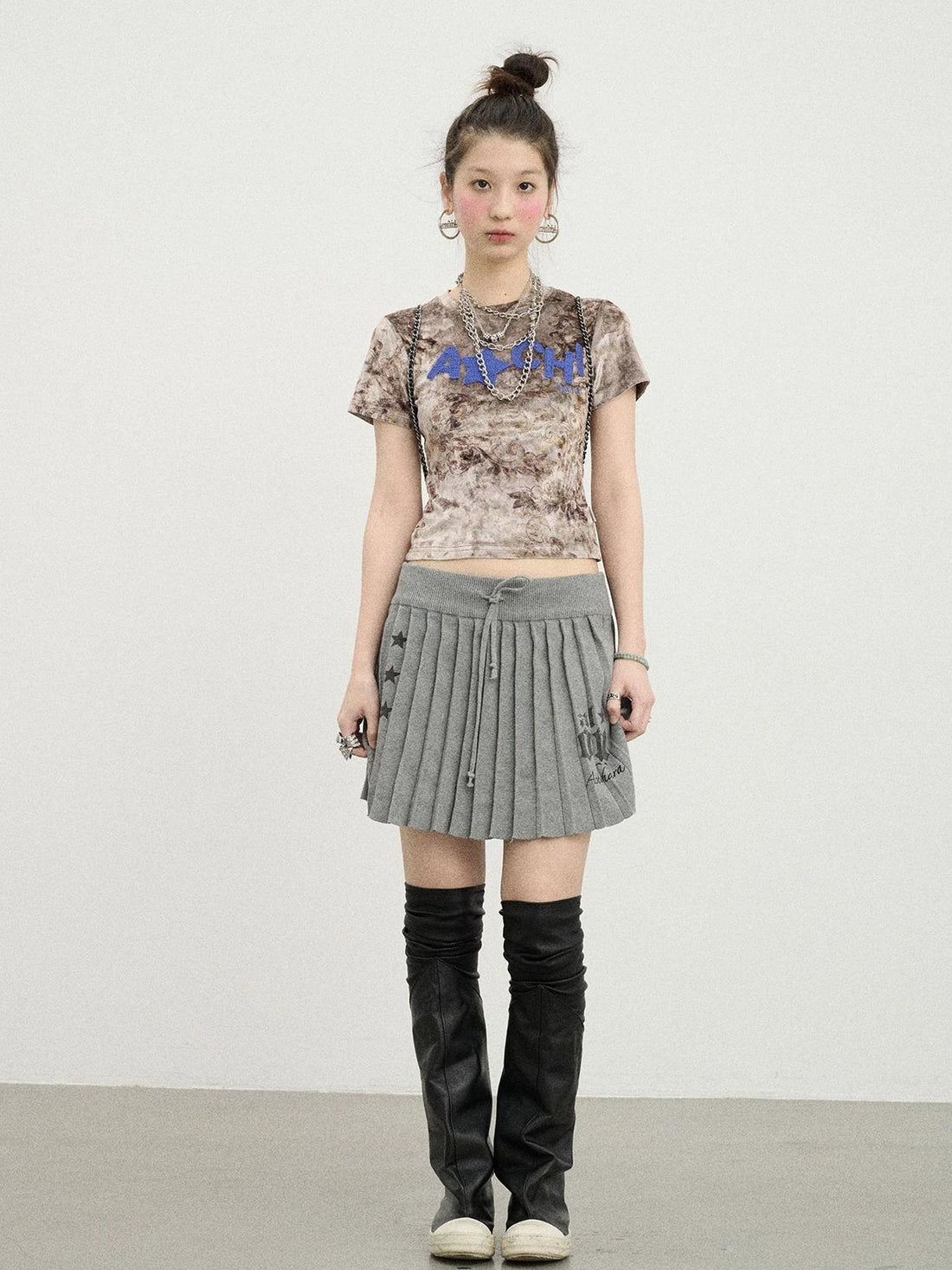 Pinecone Velvet Tee Retro Print Slim Fit Short Sleeve