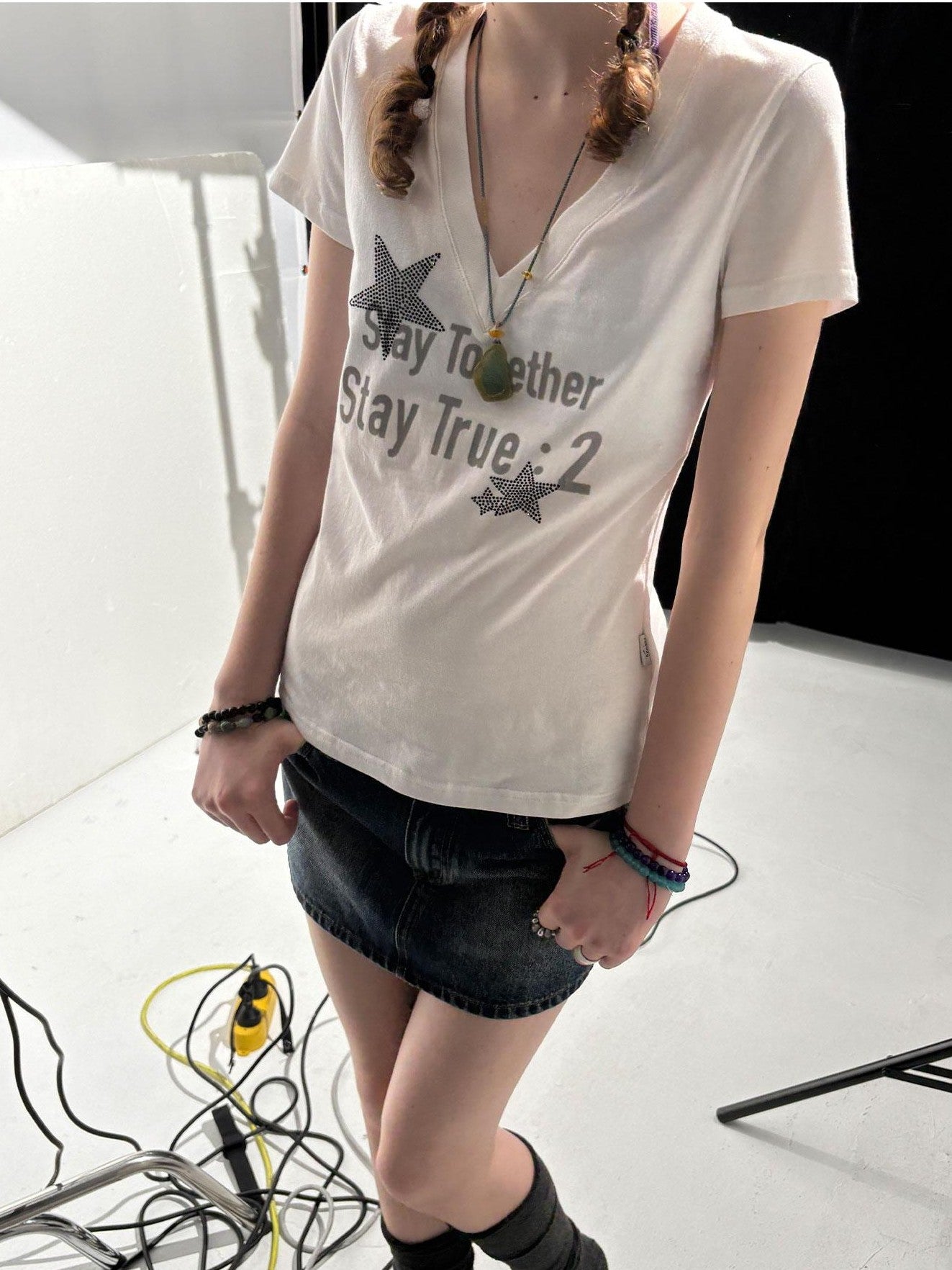 Achihara Rhinestone Star Letter V-neck Cropped Slim Women&