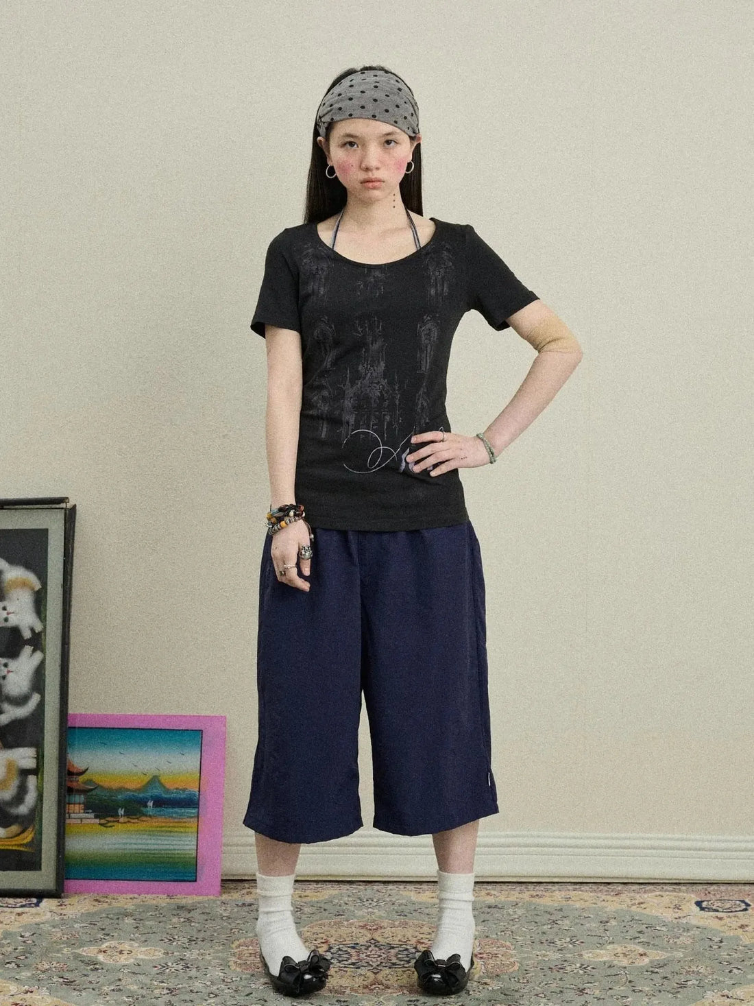 Romanesque Print Tee V-neck T-shirt Long-Sleeve