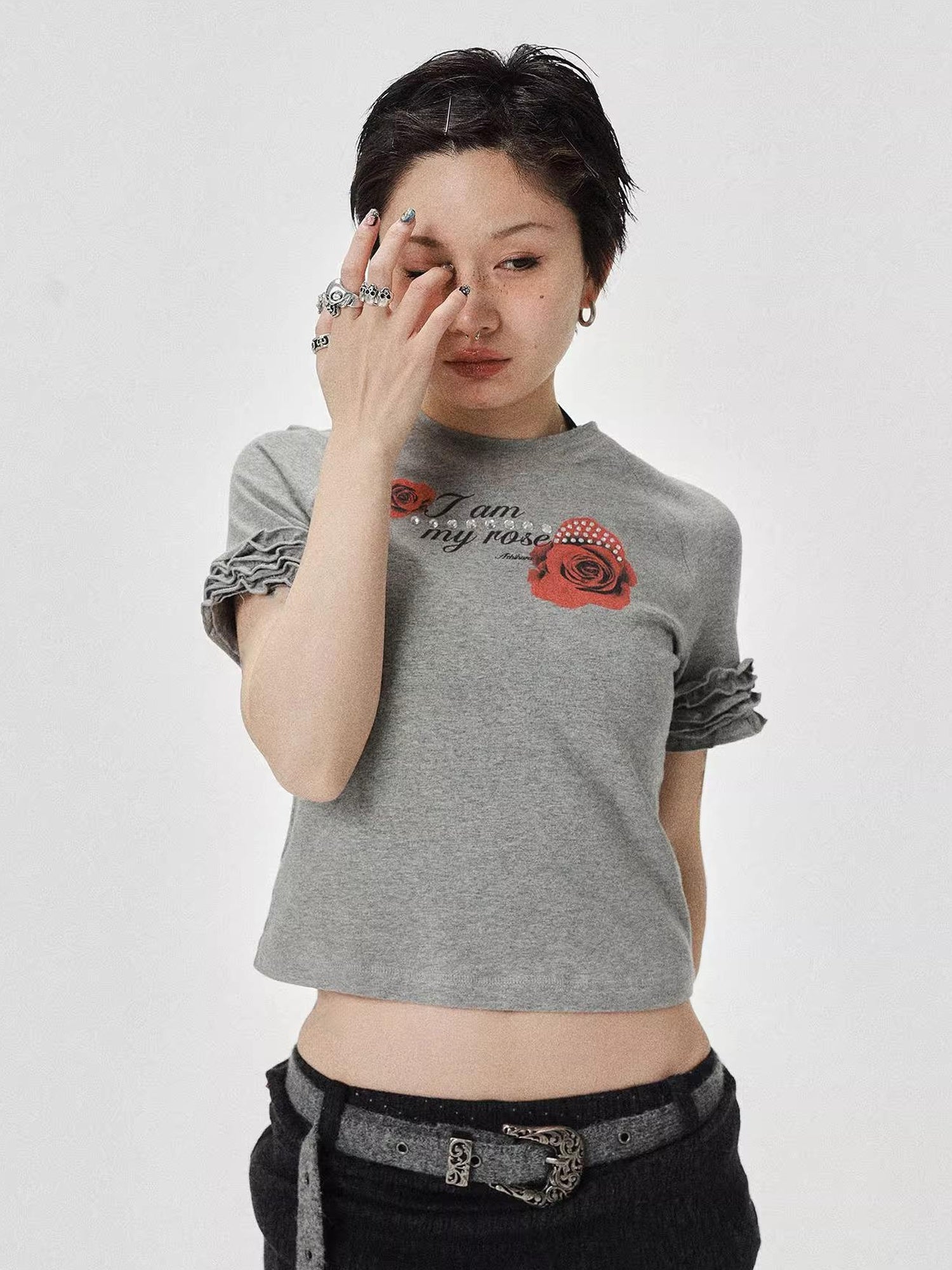 Achihara Roseprint Floral Sleeve Cropped Tee