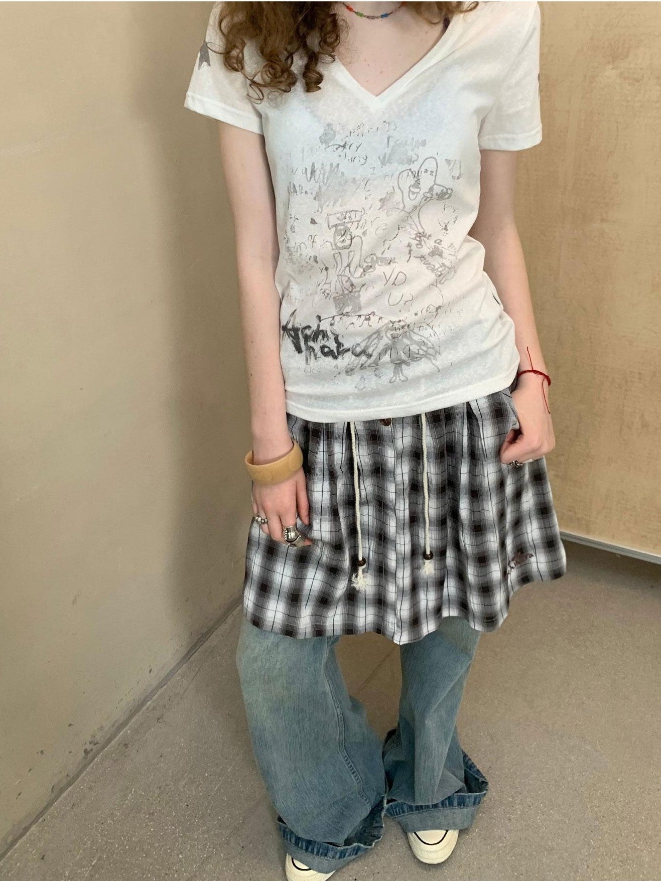 Achihara Sheer V-neck Graffiti Letter Print Women&