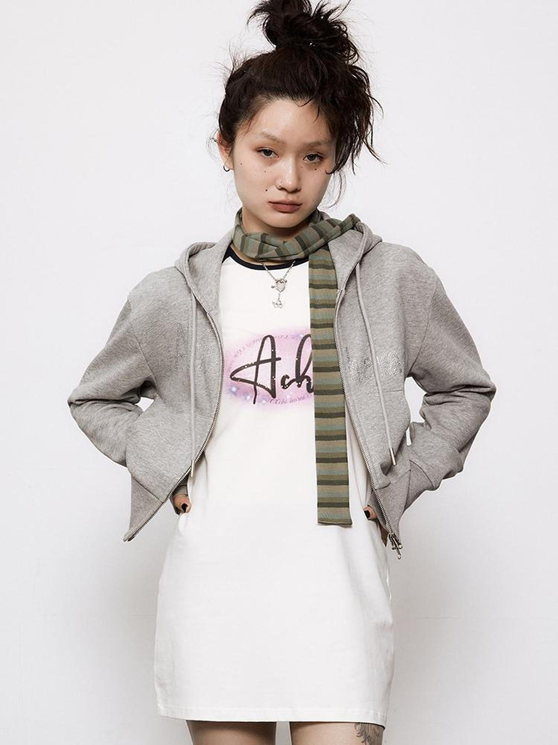Achihara Short Heavy Hooded Sweater With Rhinestones