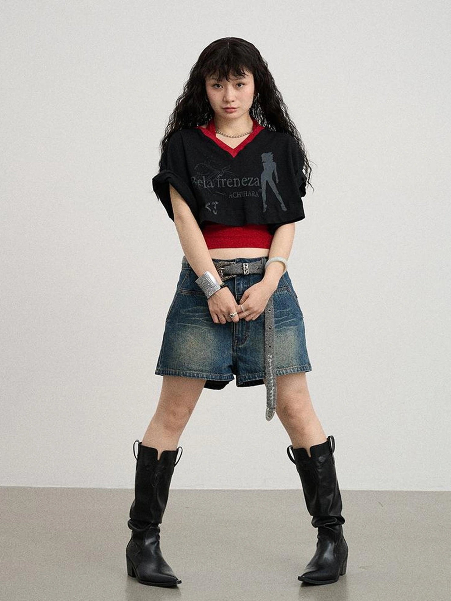 Achihara Soft Cotton Spandex Cropped V Neck Short Sleeve Women Office Black White T-Shirt