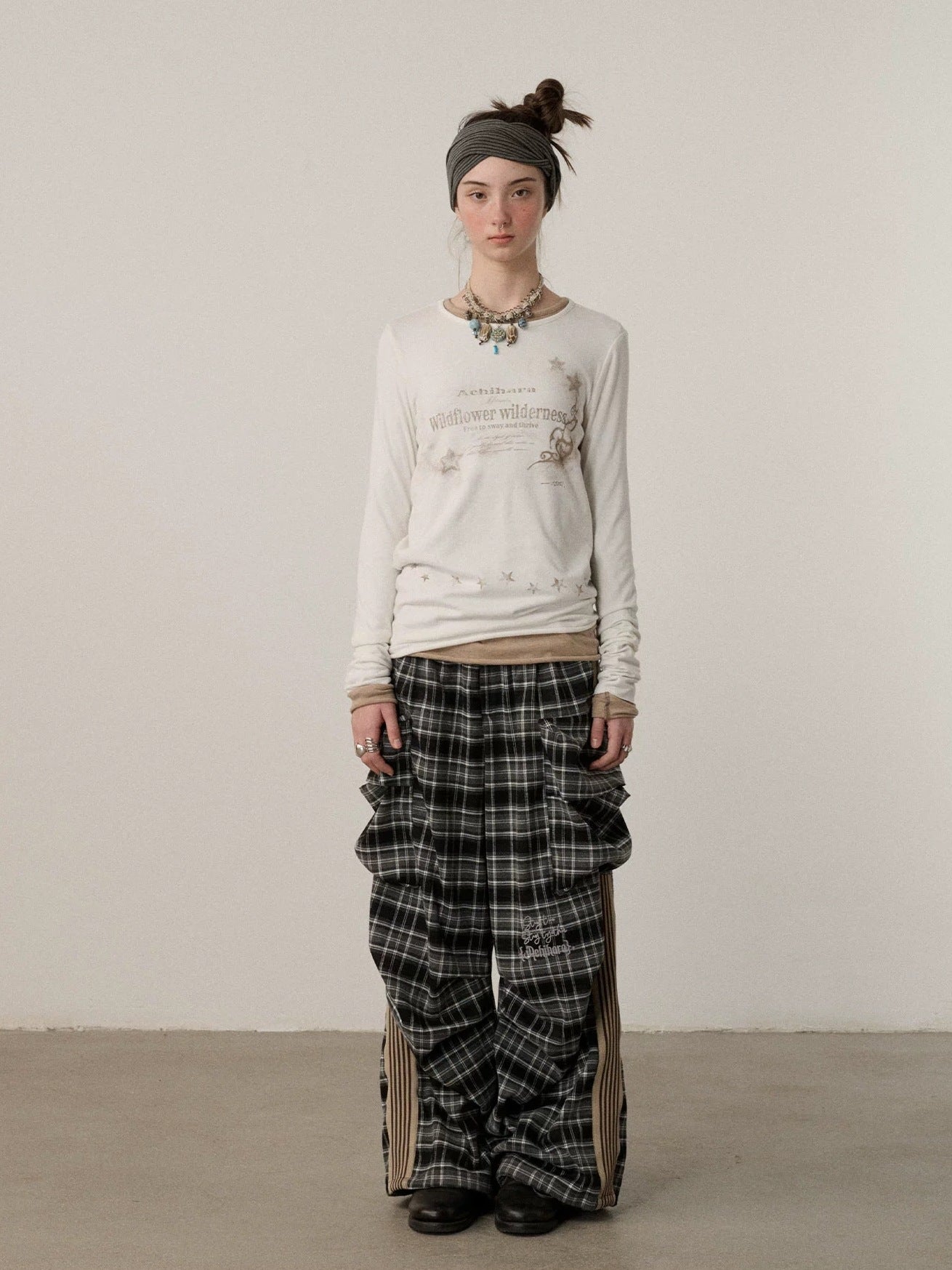 Achihara Soft Viscose Long Sleeve Letter Print Commuter Slim Fit Women Round Neck T-Shirt