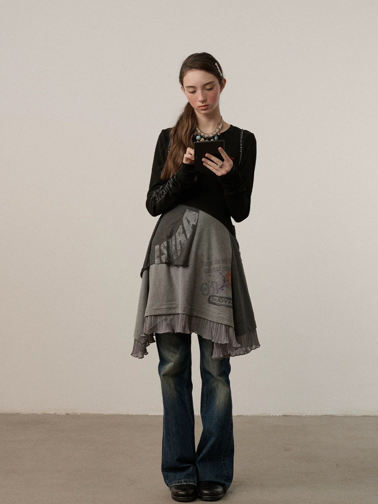 Achihara Stretch Loose Longsleeve Round Neck Spliced Women Urban Polyester Black T-Shirt