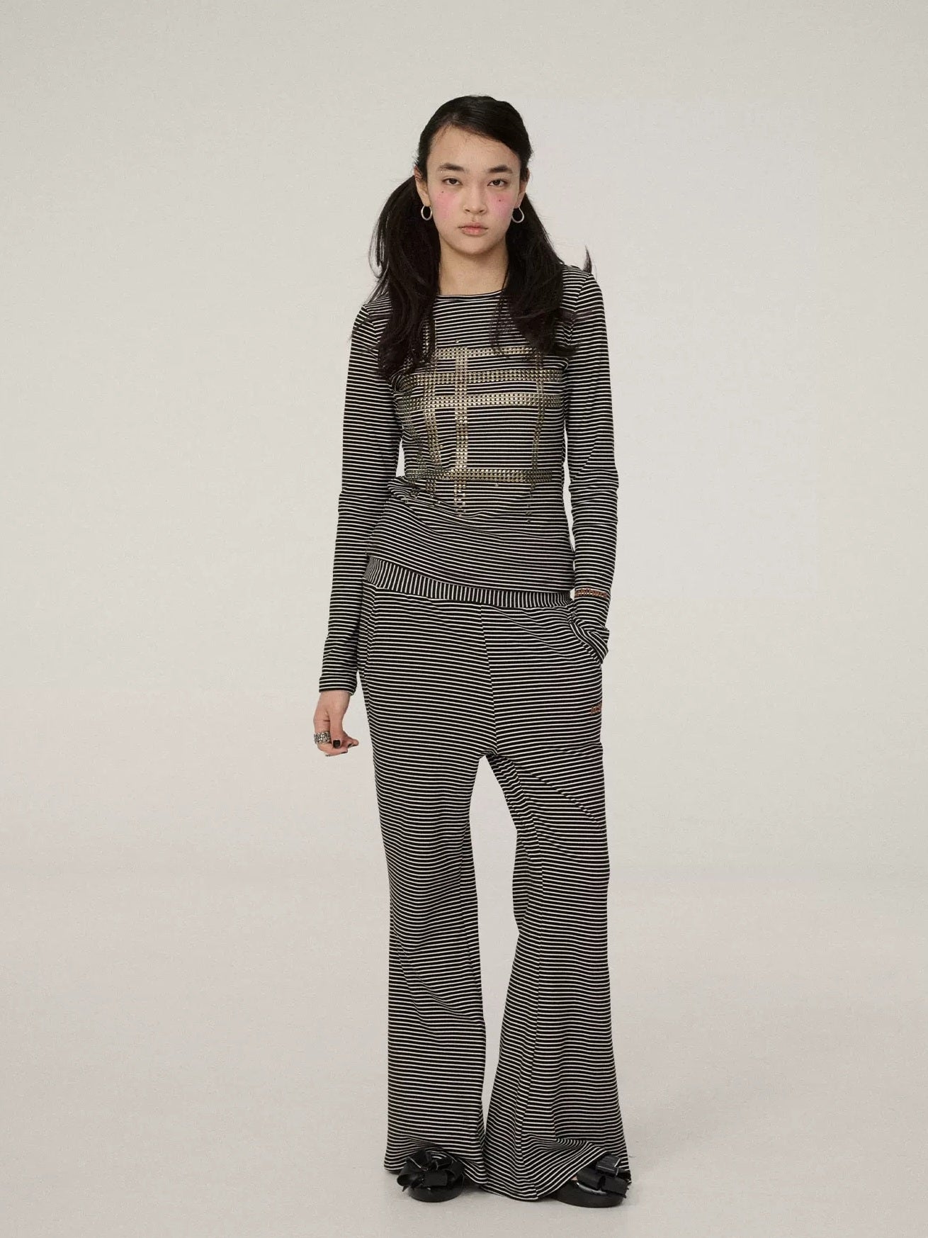 Achihara Stretch Slim Fit Black White Striped Crewneck Long Sleeve Women Commuter T-Shirt