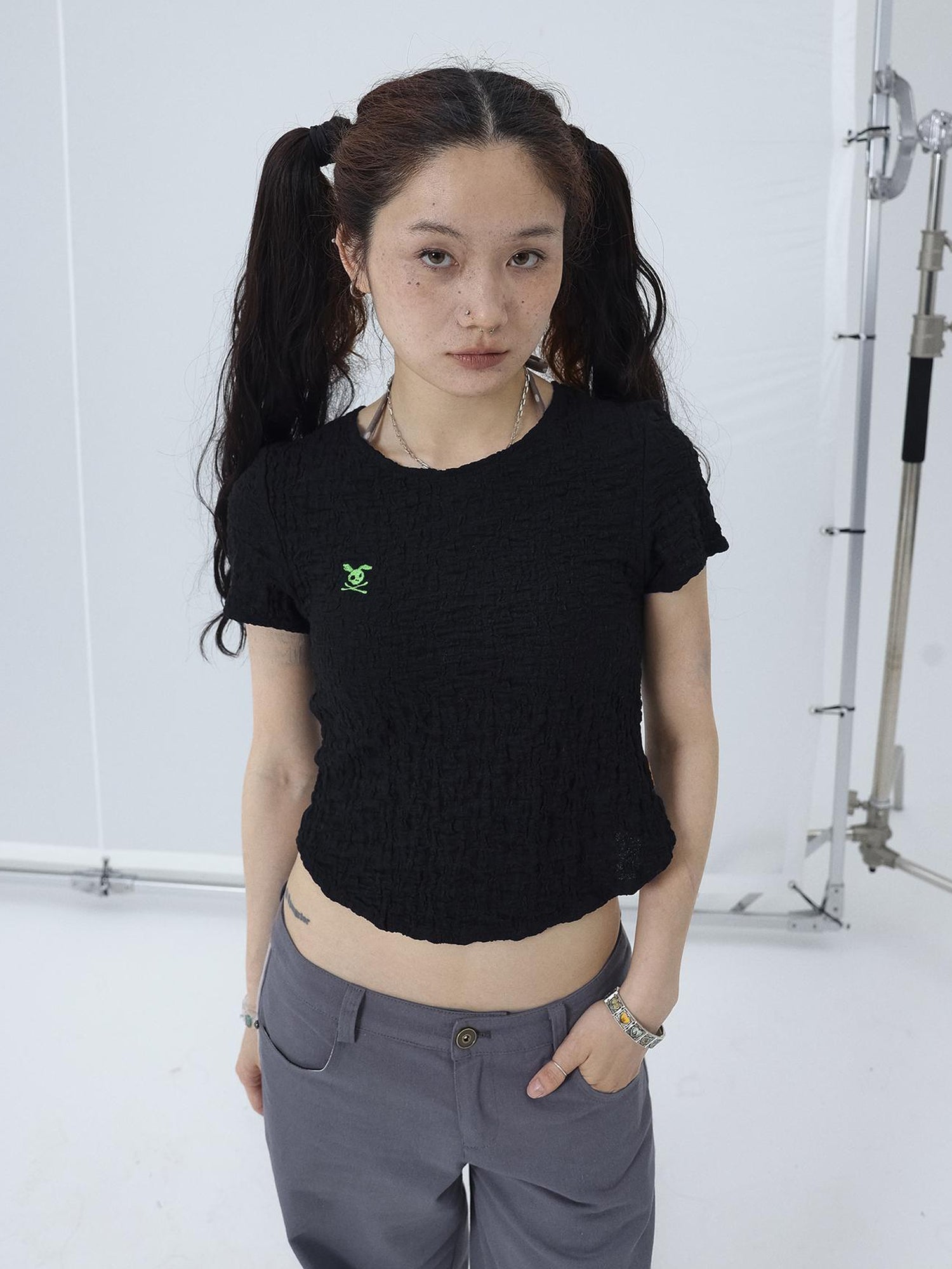 Achihara Summer Black Cropped Bubble Sleeve T-shirt Round Neck Top