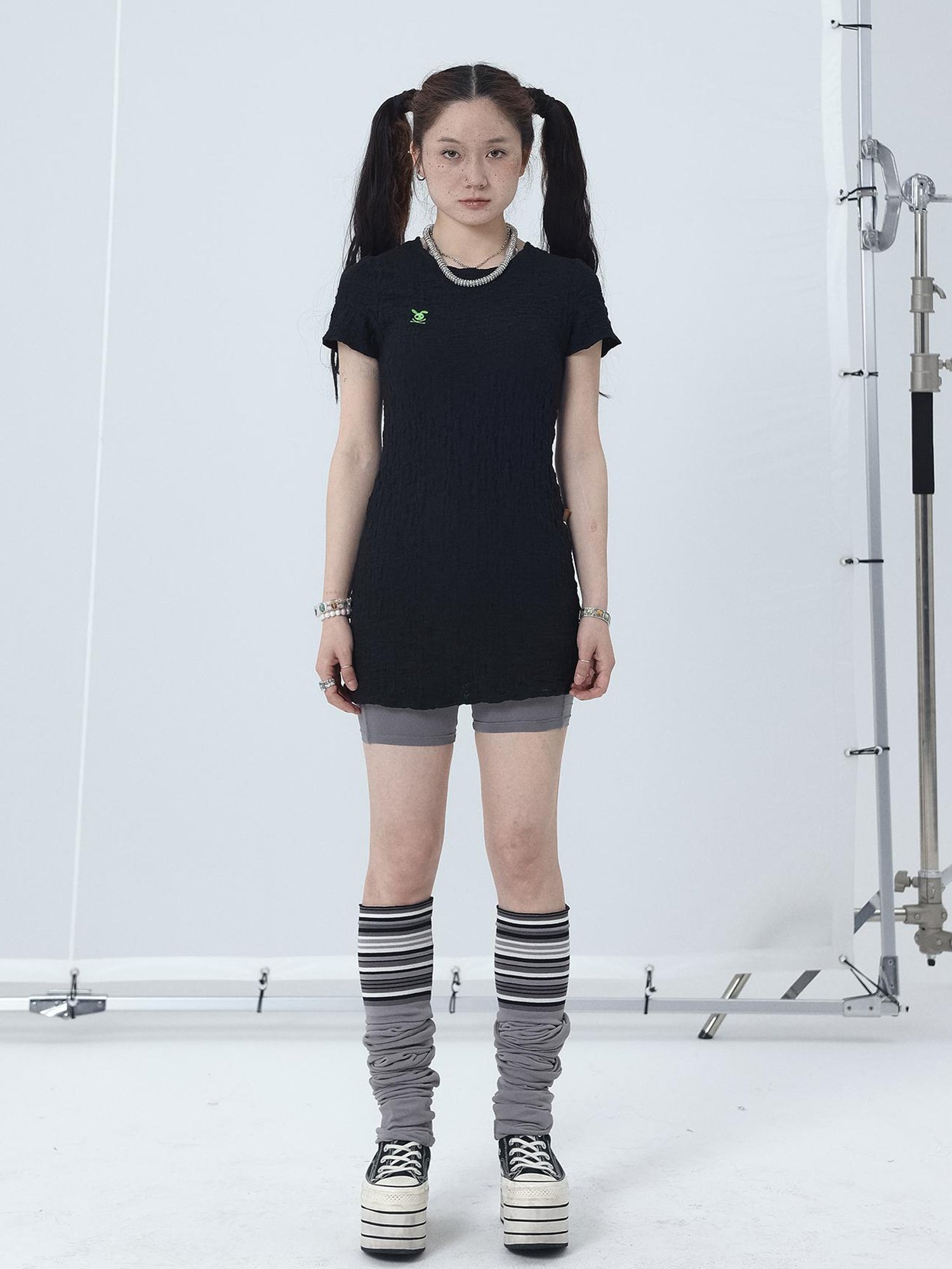 Achihara Summer Black Cropped Bubble Sleeve T-shirt Round Neck Top