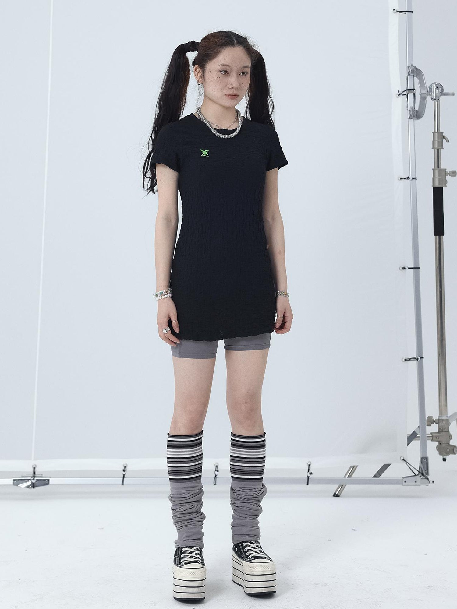 Achihara Summer Black Cropped Bubble Sleeve T-shirt Round Neck Top