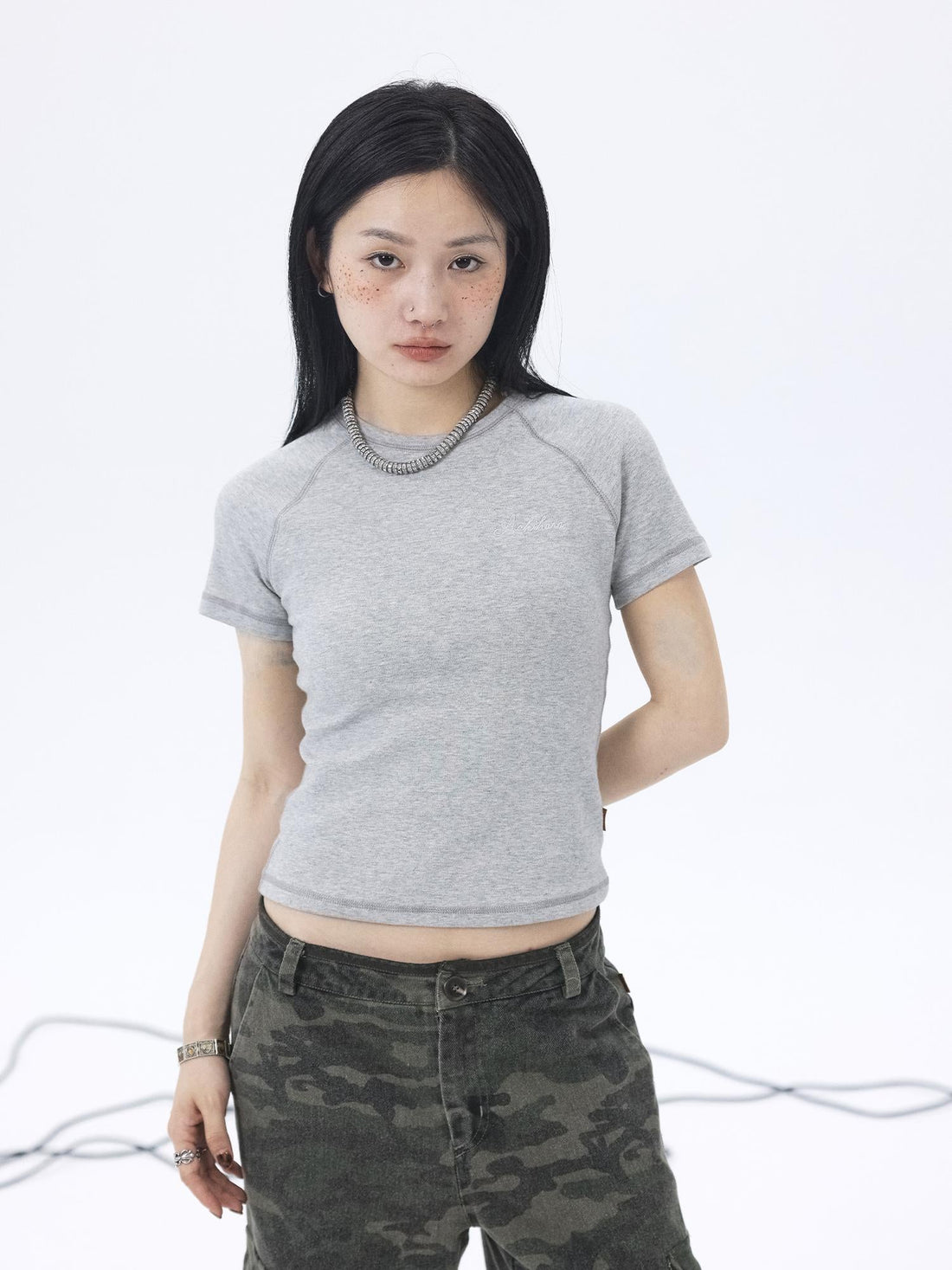 Achihara Summer Essential Slim Fit Cotton Tee