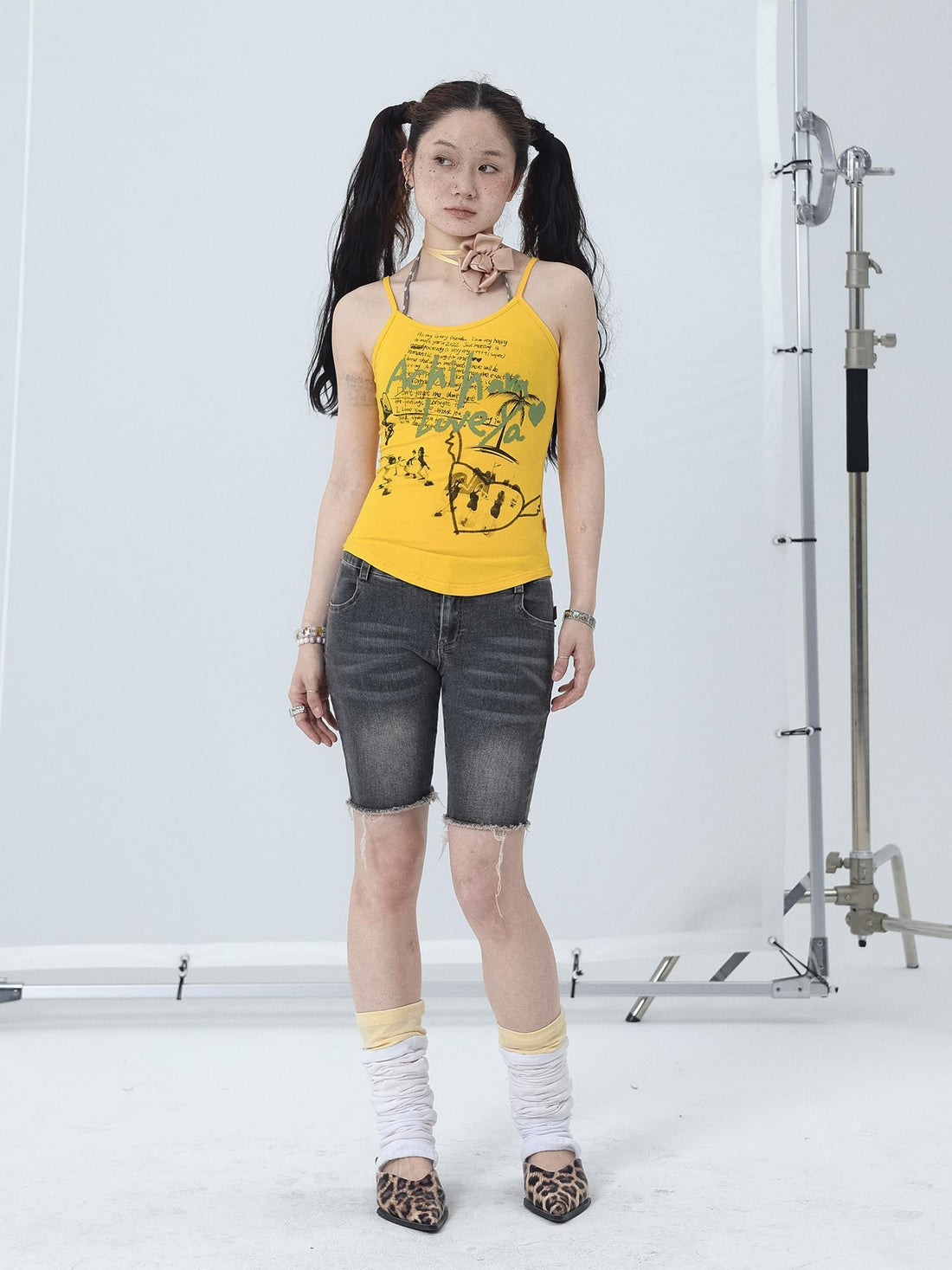 Achihara Sweet Spice Summer Print Crop Tee