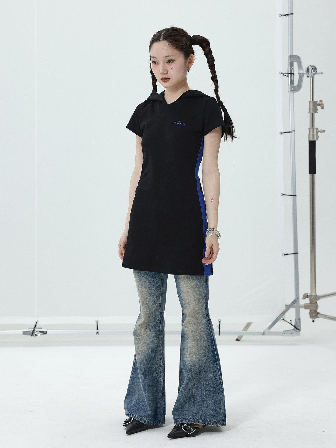 Achihara T-shirt Dress with Hood V-neck Slim Fit Black
