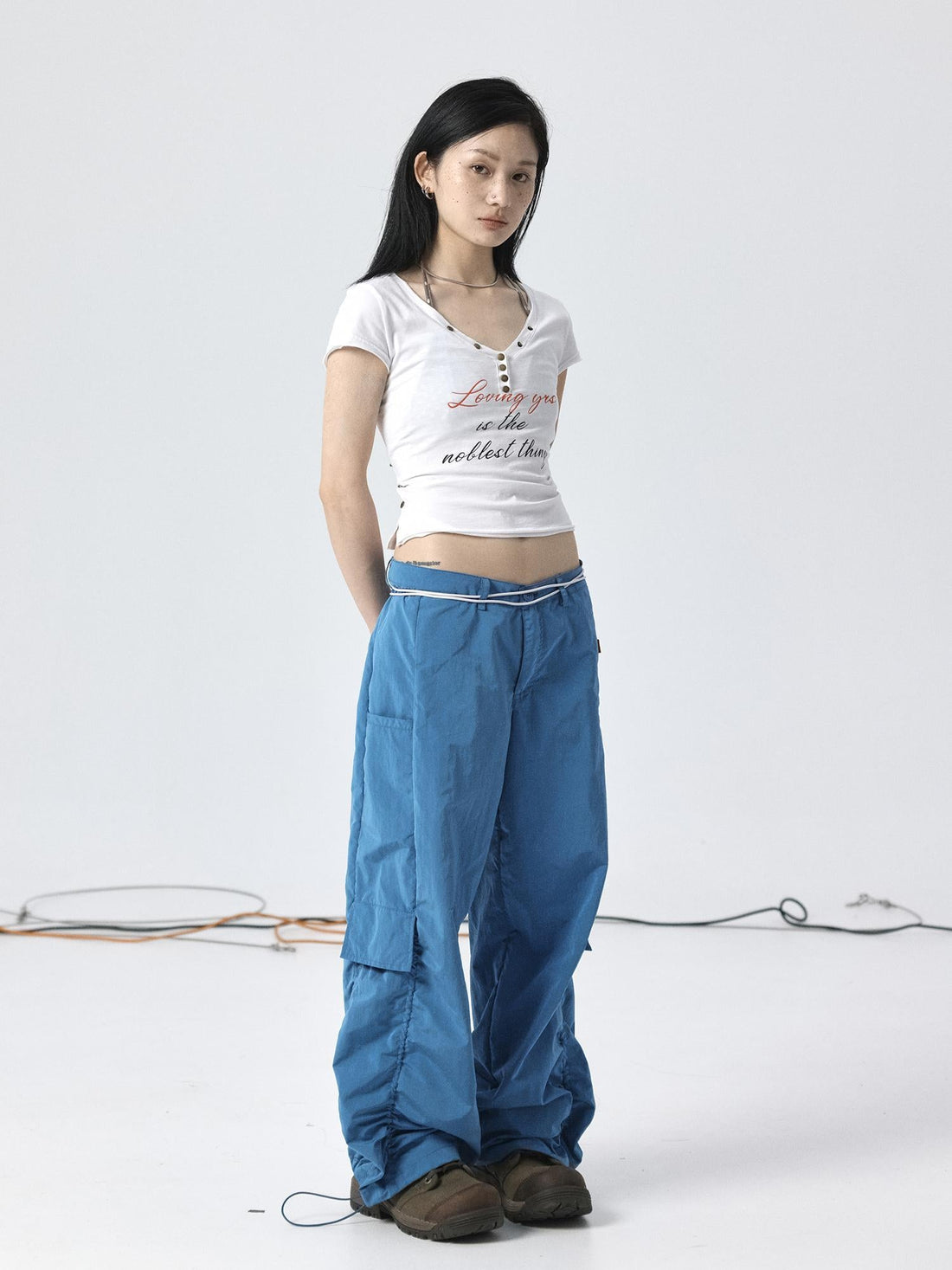 Achihara V-Neck Adjustable Lazy Tee With Noble Print