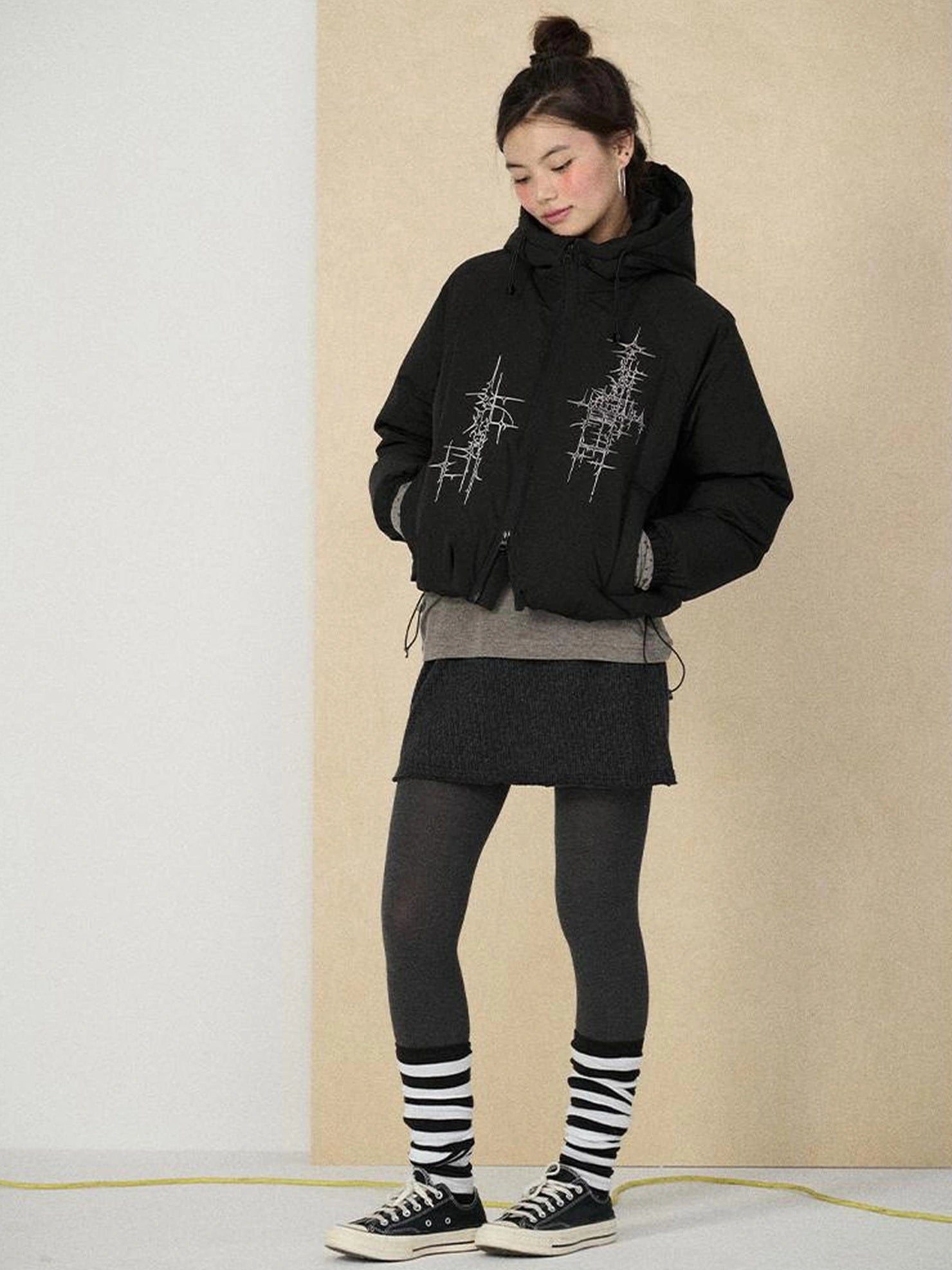 Achihara Warm 79 Percent Down Fill Fixed Hood Zip Up Striped Puffer Women Down Jacket