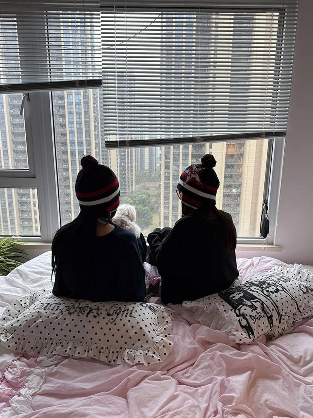 Achihara Warm Thick Acrylic Knit Earflap Red Black Striped Brimless Women Beanie Hat