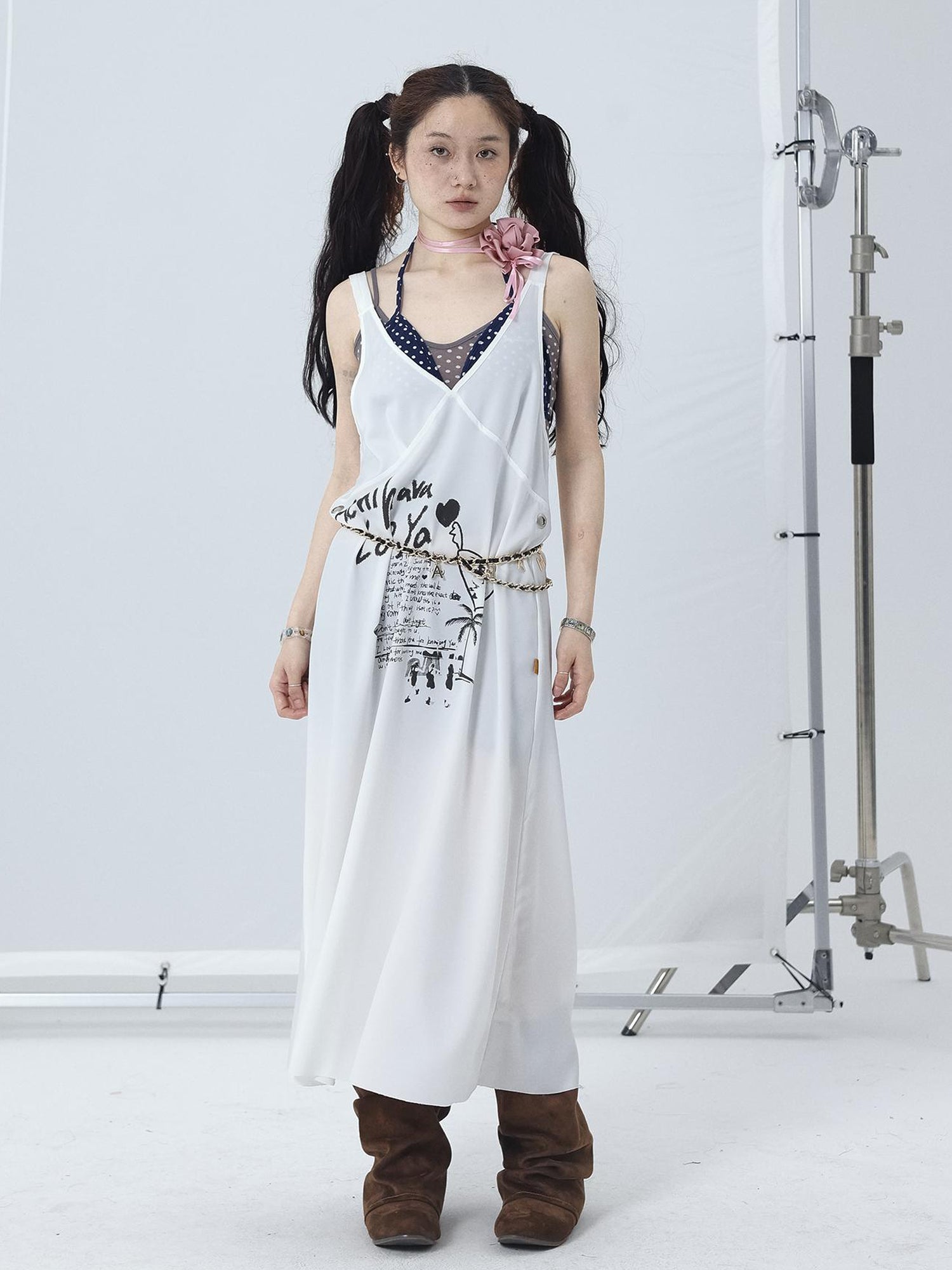 Achihara White Floral Print V-Neck Slip Dress Loose Fit Midi
