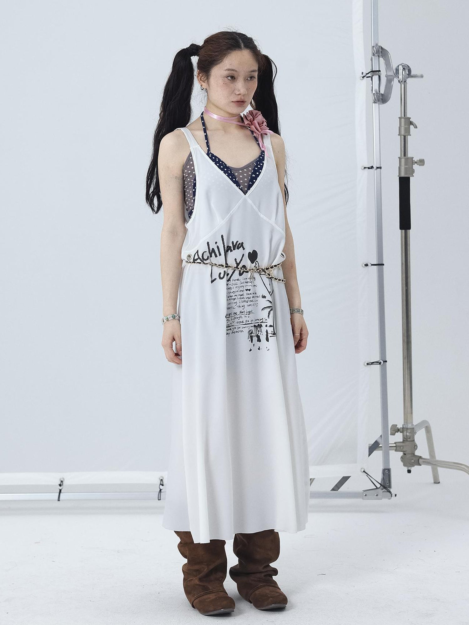 Achihara White Floral Print V-Neck Slip Dress Loose Fit Midi