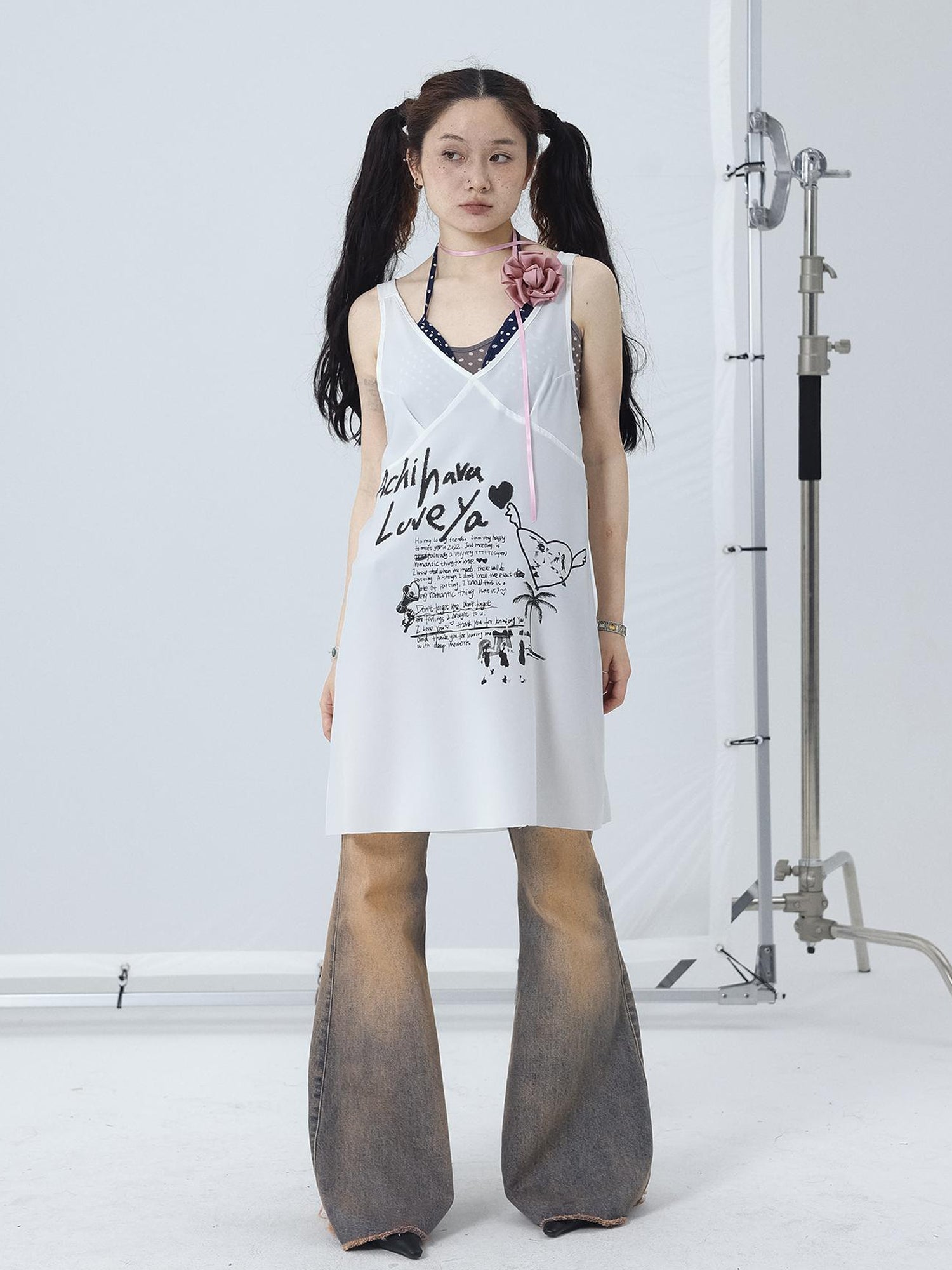 Achihara White Floral Print V-Neck Slip Dress Loose Fit Midi