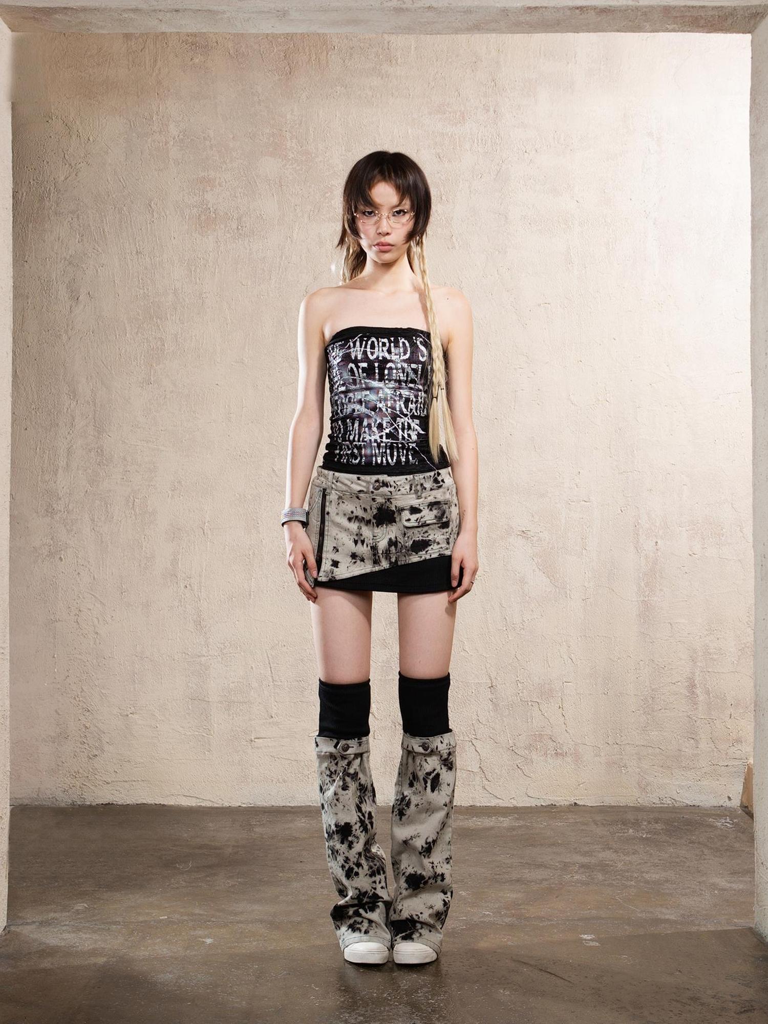 Ancient Bronze Print Tube Top Punk Shibuya Woman