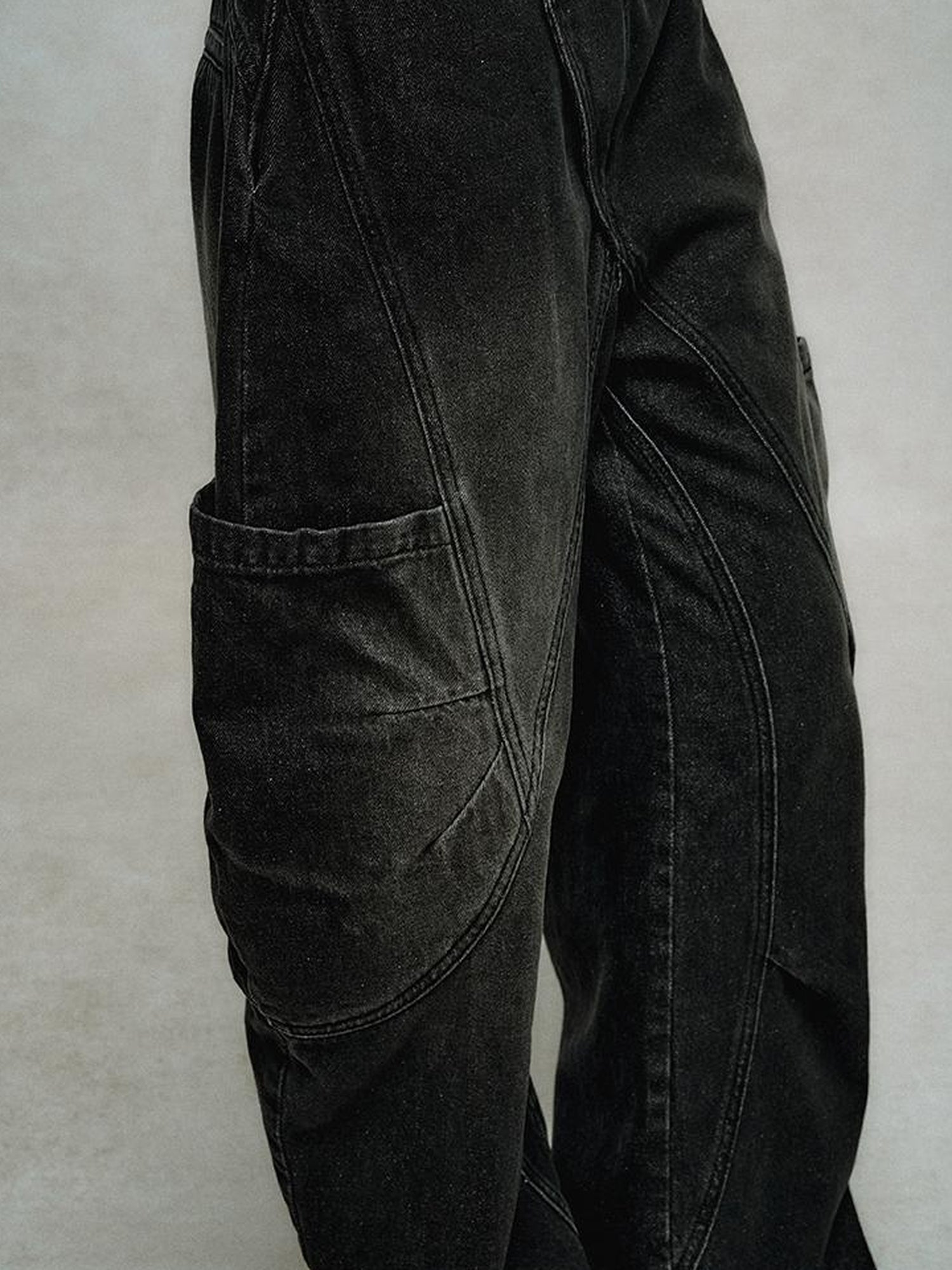 AnnoMundi Asymmetric Plaquet Cargo Wide Leg Jeans