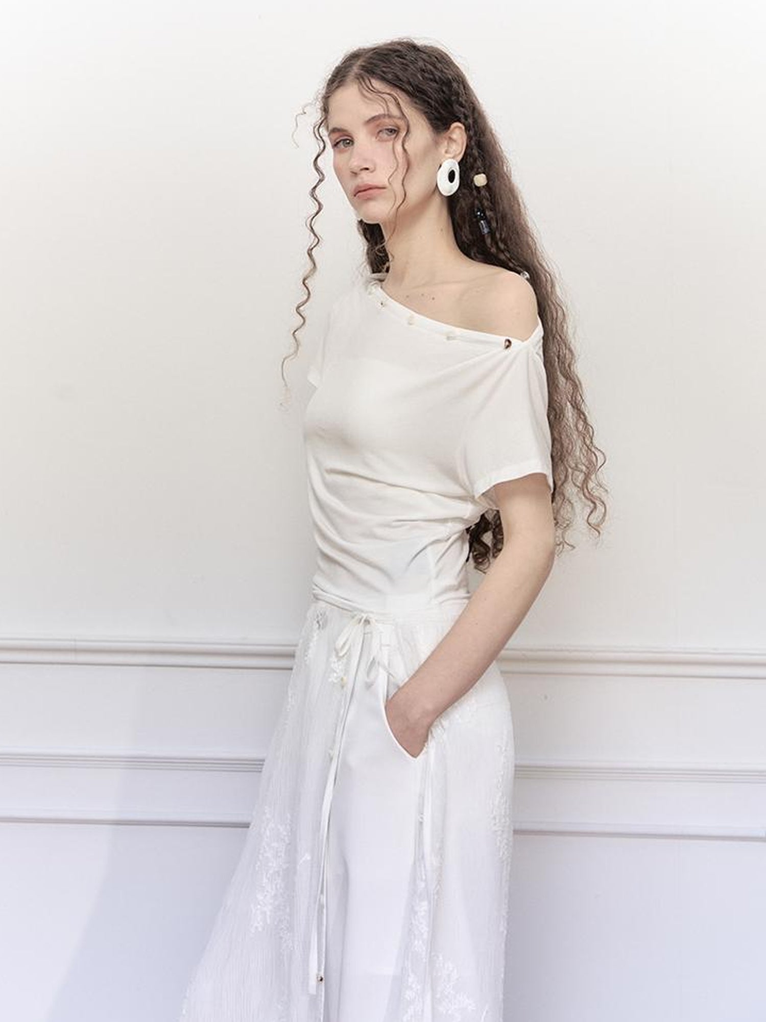 AnnoMundi Asymmetric Shoulder Modal Knit Top