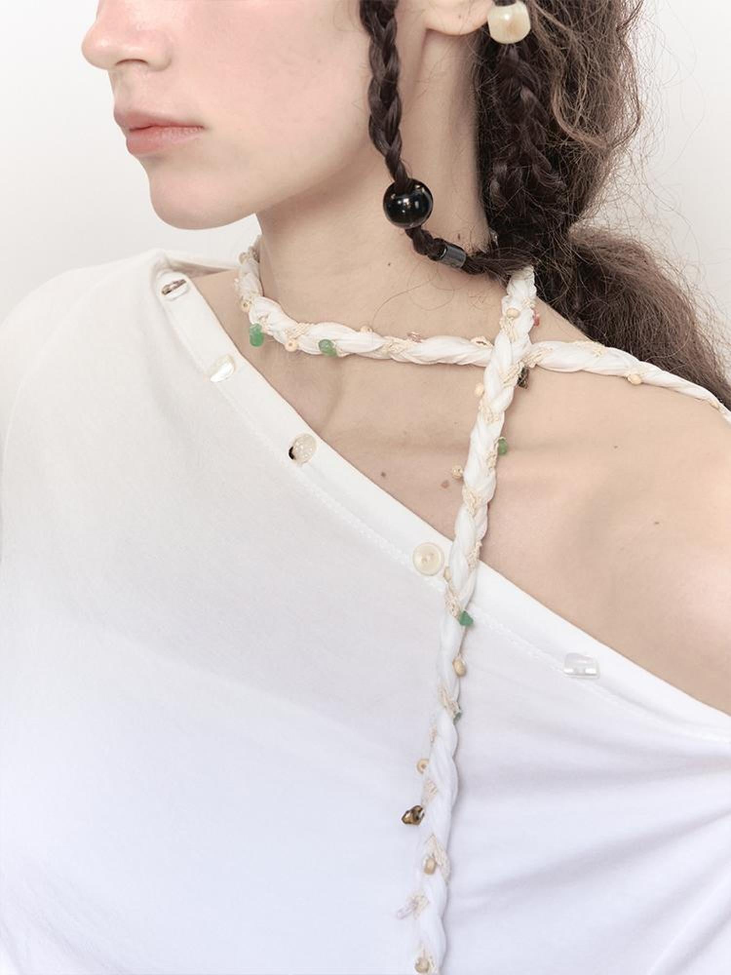 Modal-Stricktop mit asymmetrischer Schulterpartie 