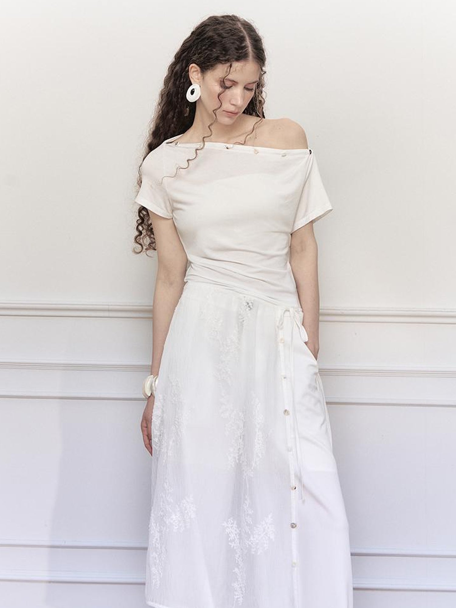 AnnoMundi Asymmetric Shoulder Modal Knit Top