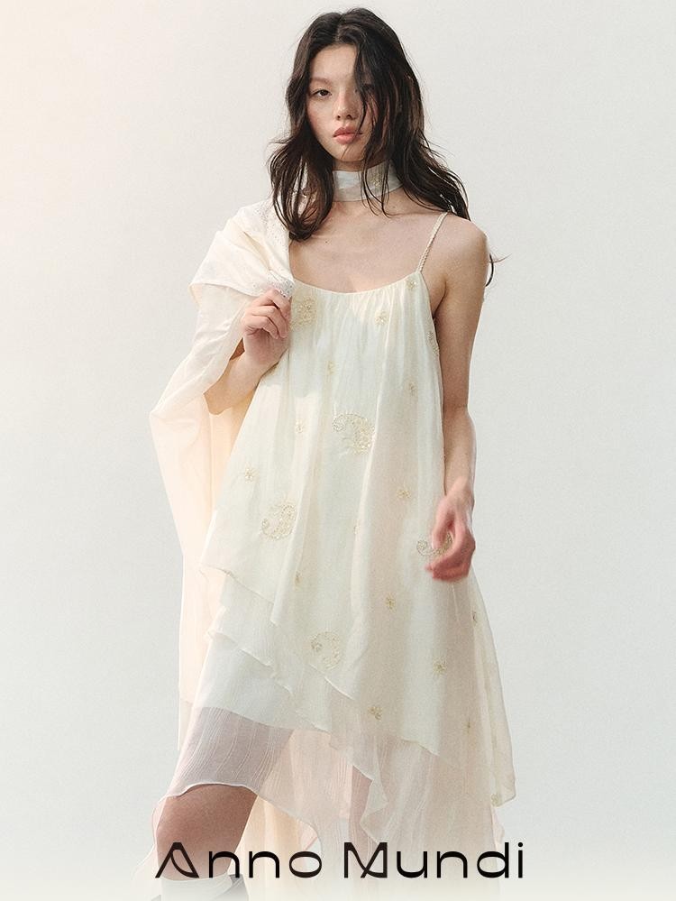 AnnoMundi Beaded Embroidered Irregular Wavy Women&
