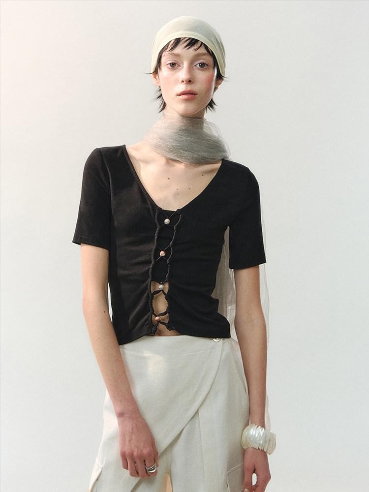AnnoMundi T-shirts à manches courtes en viscose pour femmes, col en V, coupe ajustée avec lien en cordelette perlée
