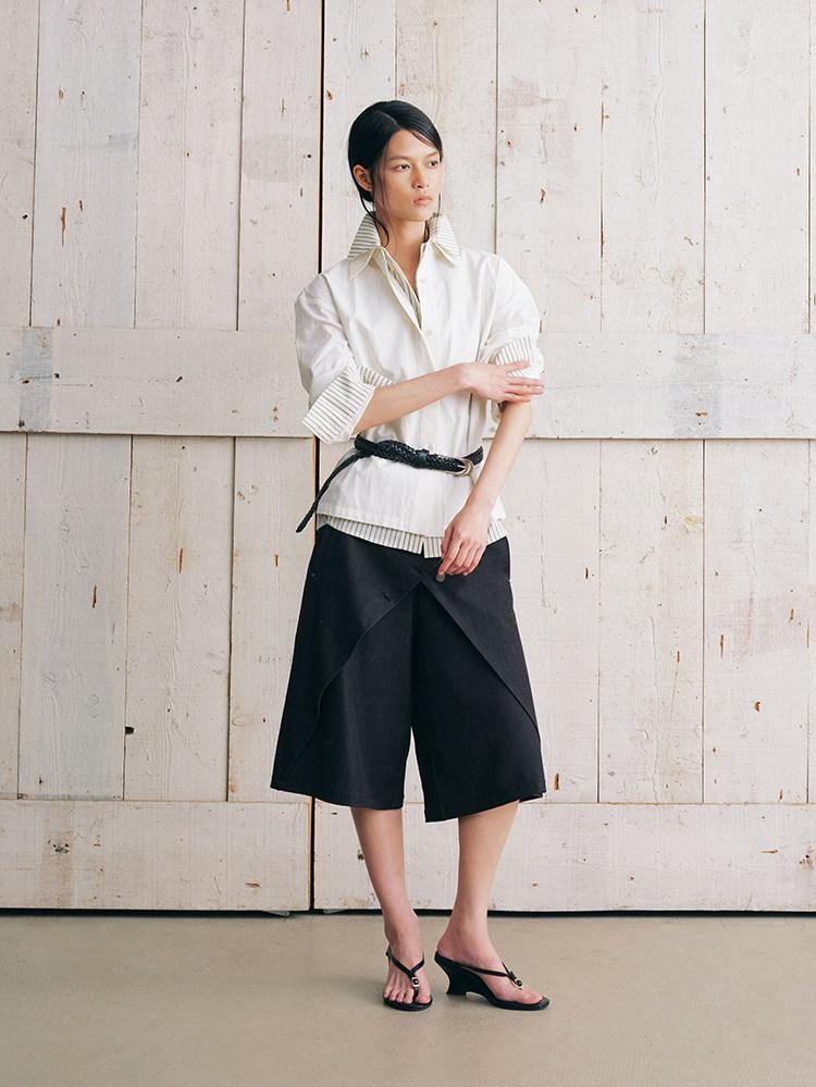 AnnoMundi Bermuda plissé asymétrique noir à double couche réversible pour femme