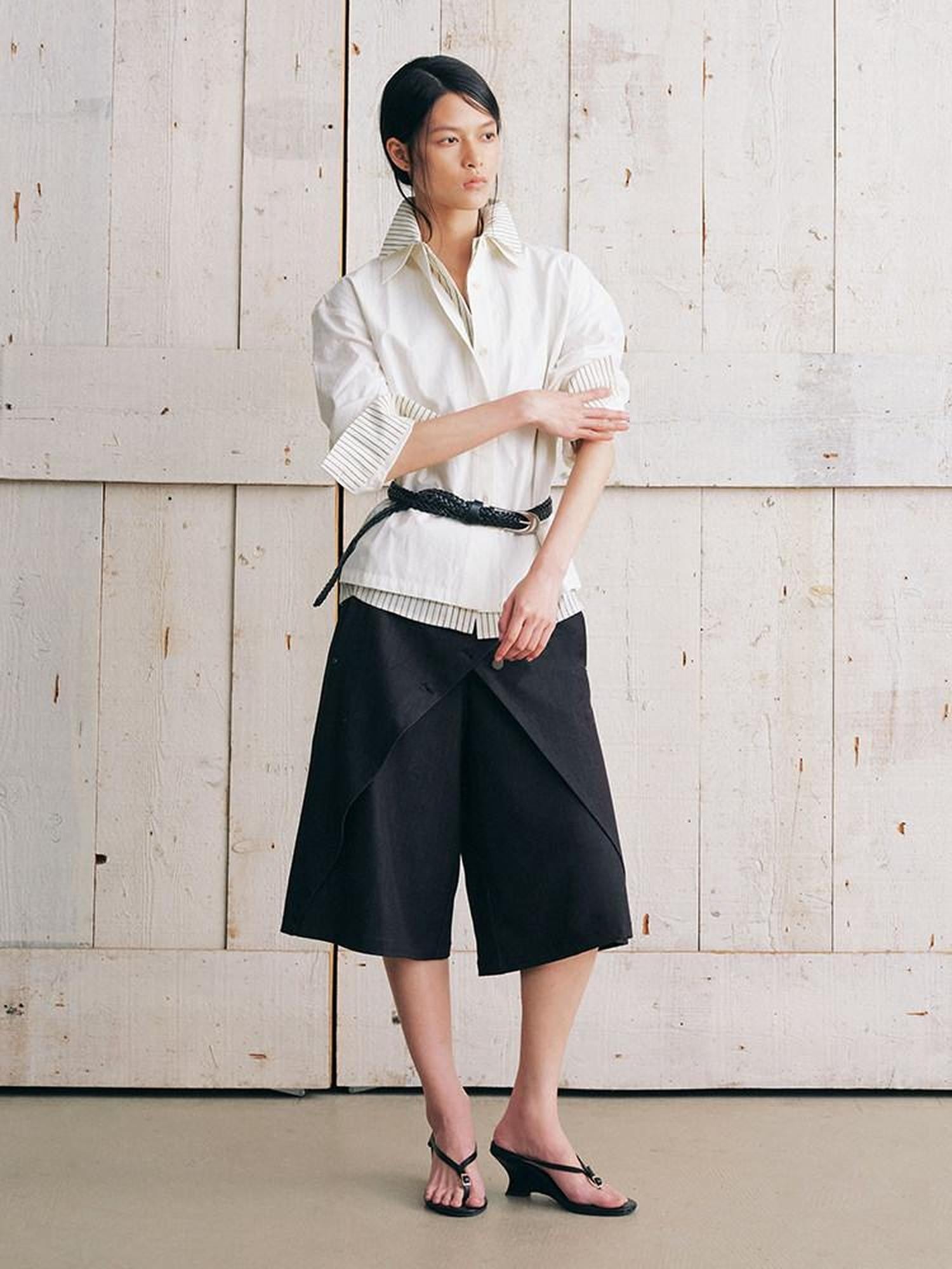 AnnoMundi Bermuda plissé asymétrique noir à double couche réversible pour femme