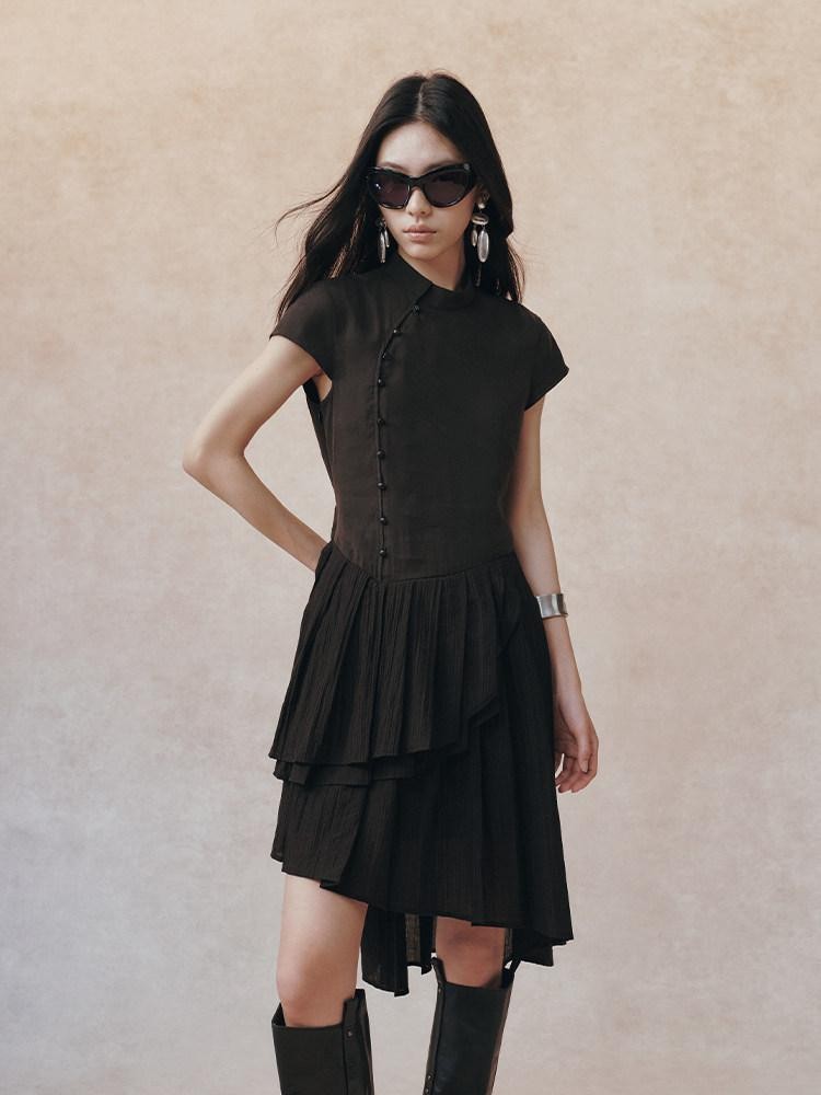 AnnoMundi Black Chinese Asymmetric Pearl Button Aline Women&