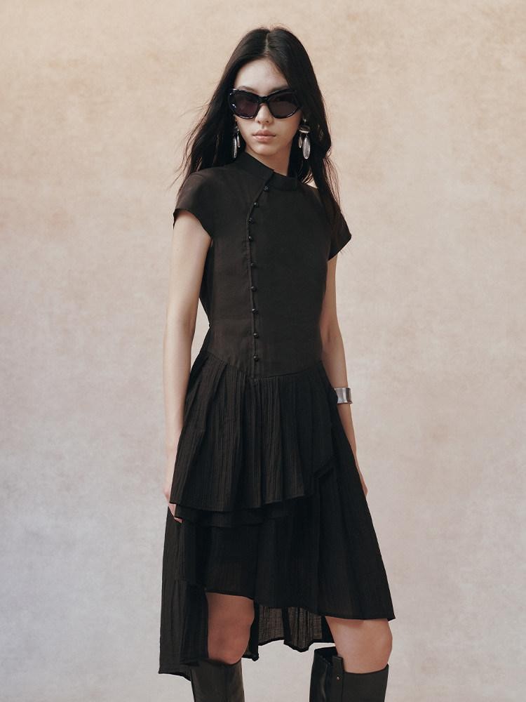 AnnoMundi Black Chinese Asymmetric Pearl Button Aline Women&
