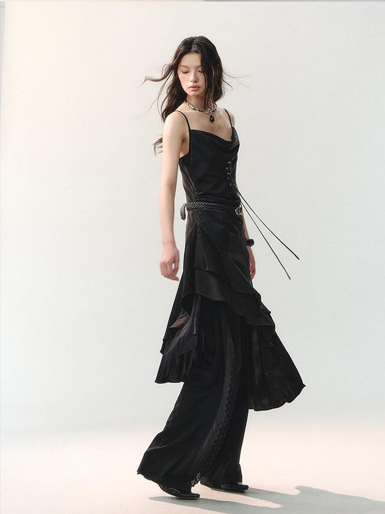 AnnoMundi Robe midi asymétrique en satin noir à bretelles et cordon de serrage pour femmes