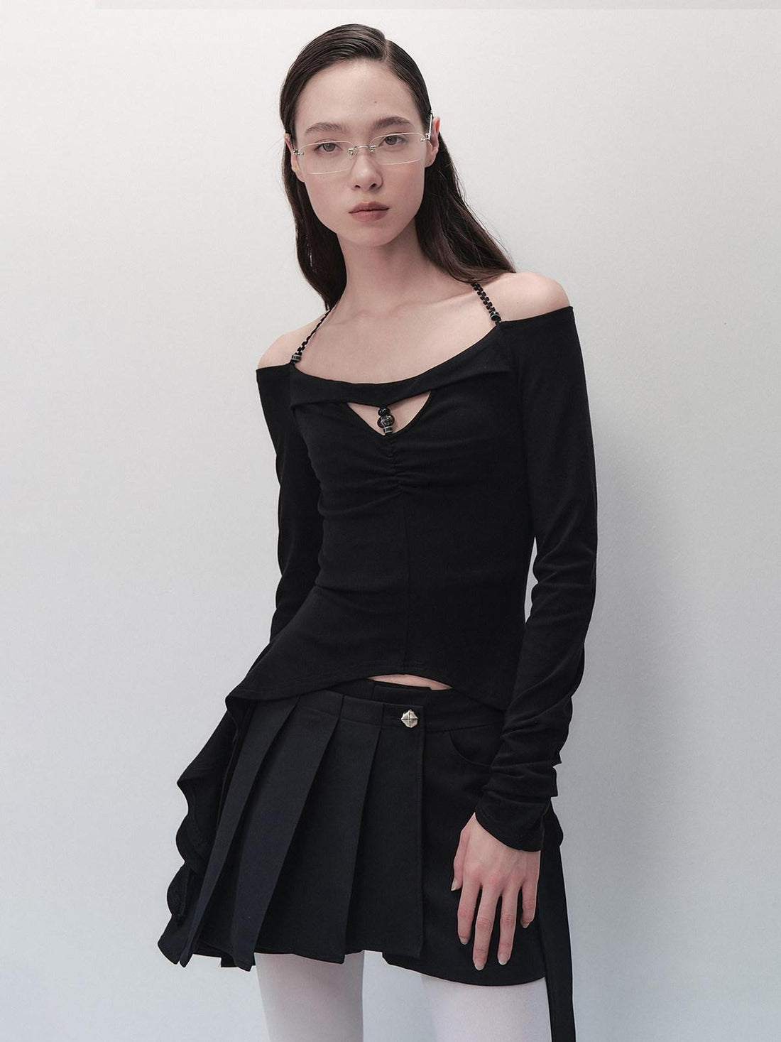 AnnoMundi Black Spliced V-neck Off Shoulder Women&
